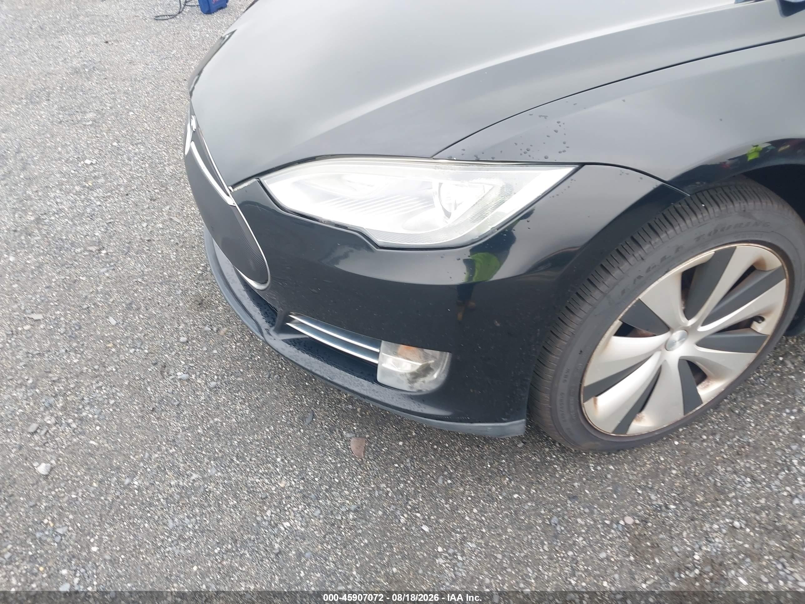2013 Tesla Model S   Black vin: 5YJSA1CG2DFP14630