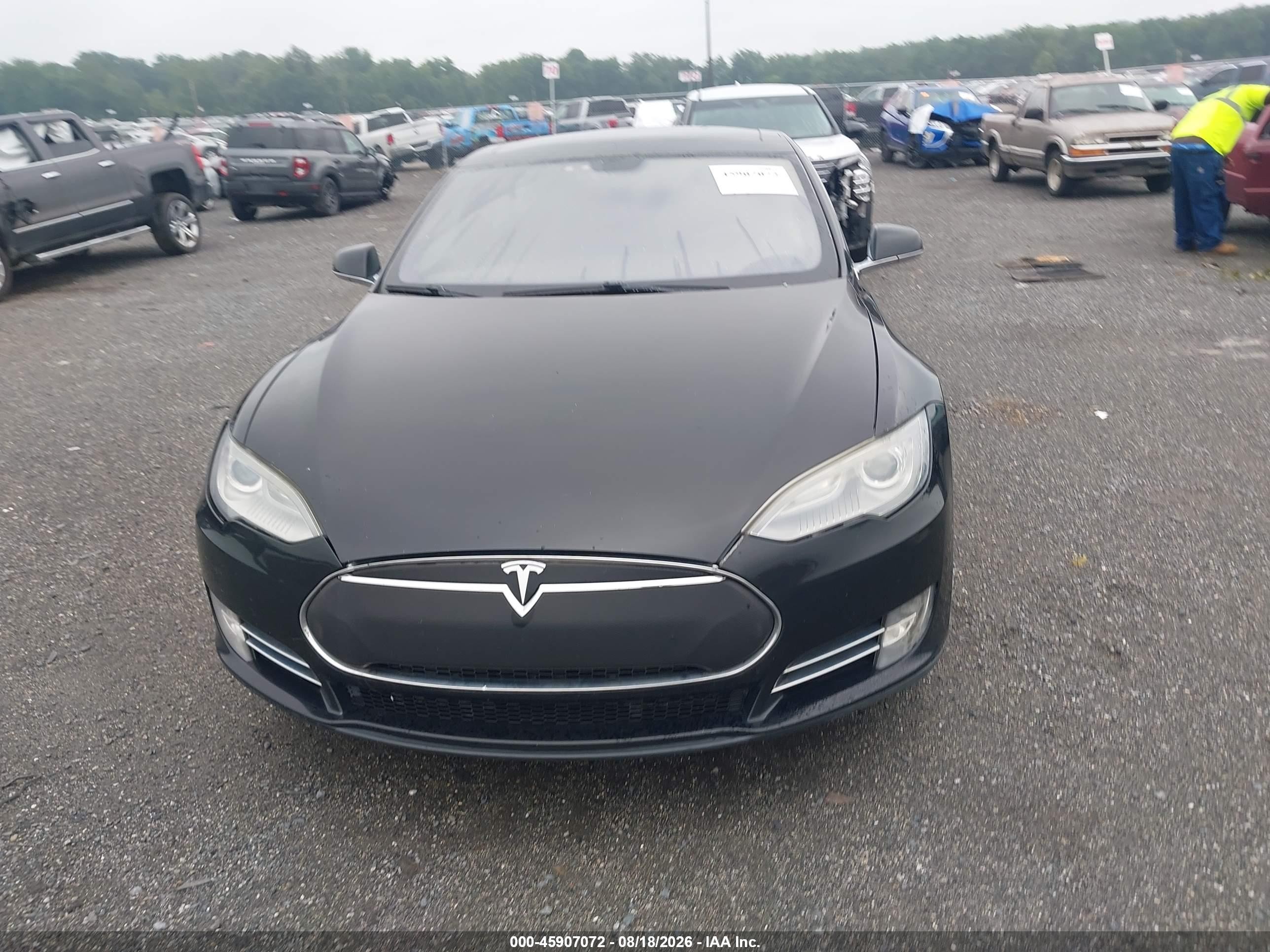 2013 Tesla Model S   Black vin: 5YJSA1CG2DFP14630