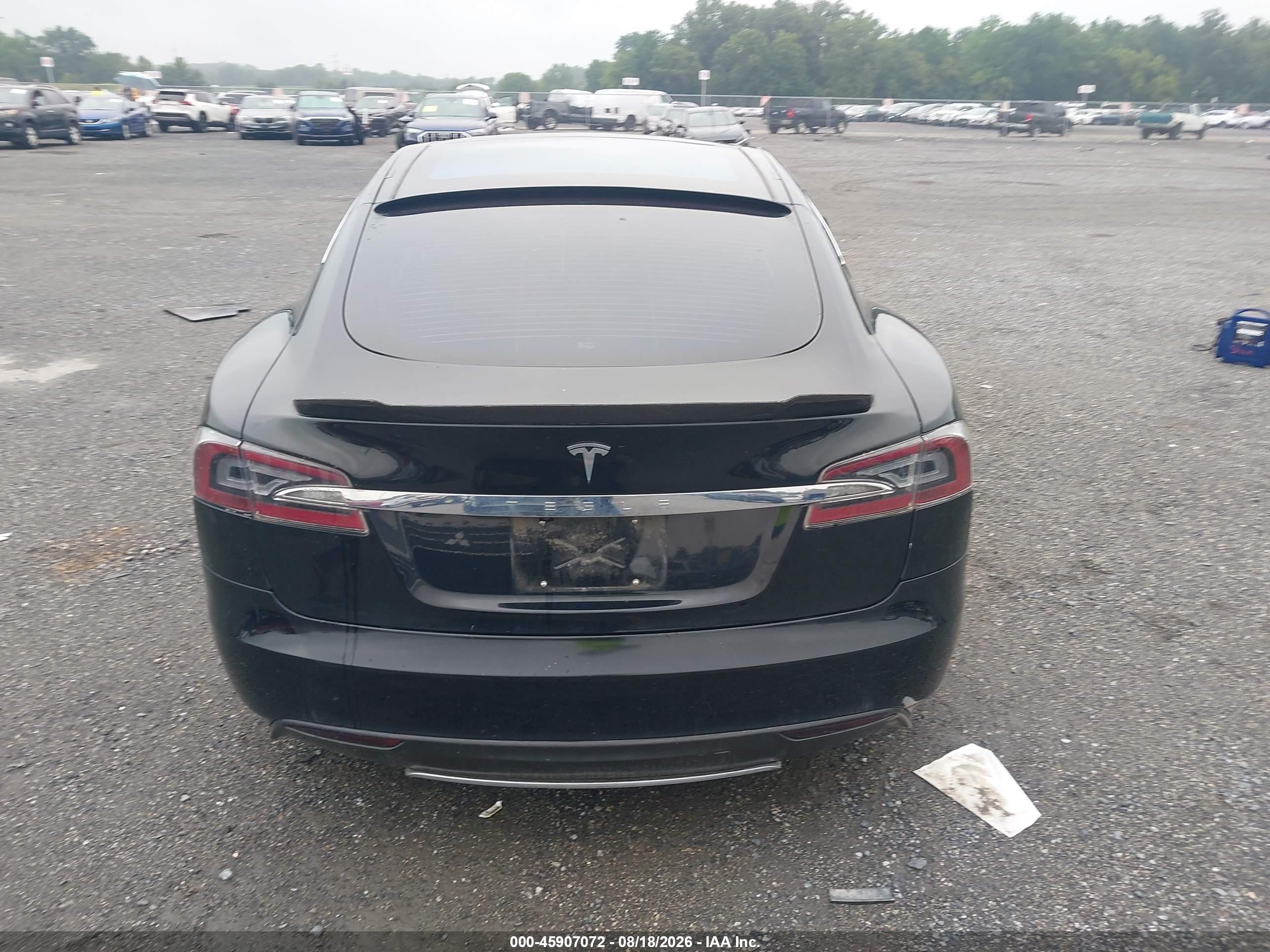 2013 Tesla Model S   Black vin: 5YJSA1CG2DFP14630
