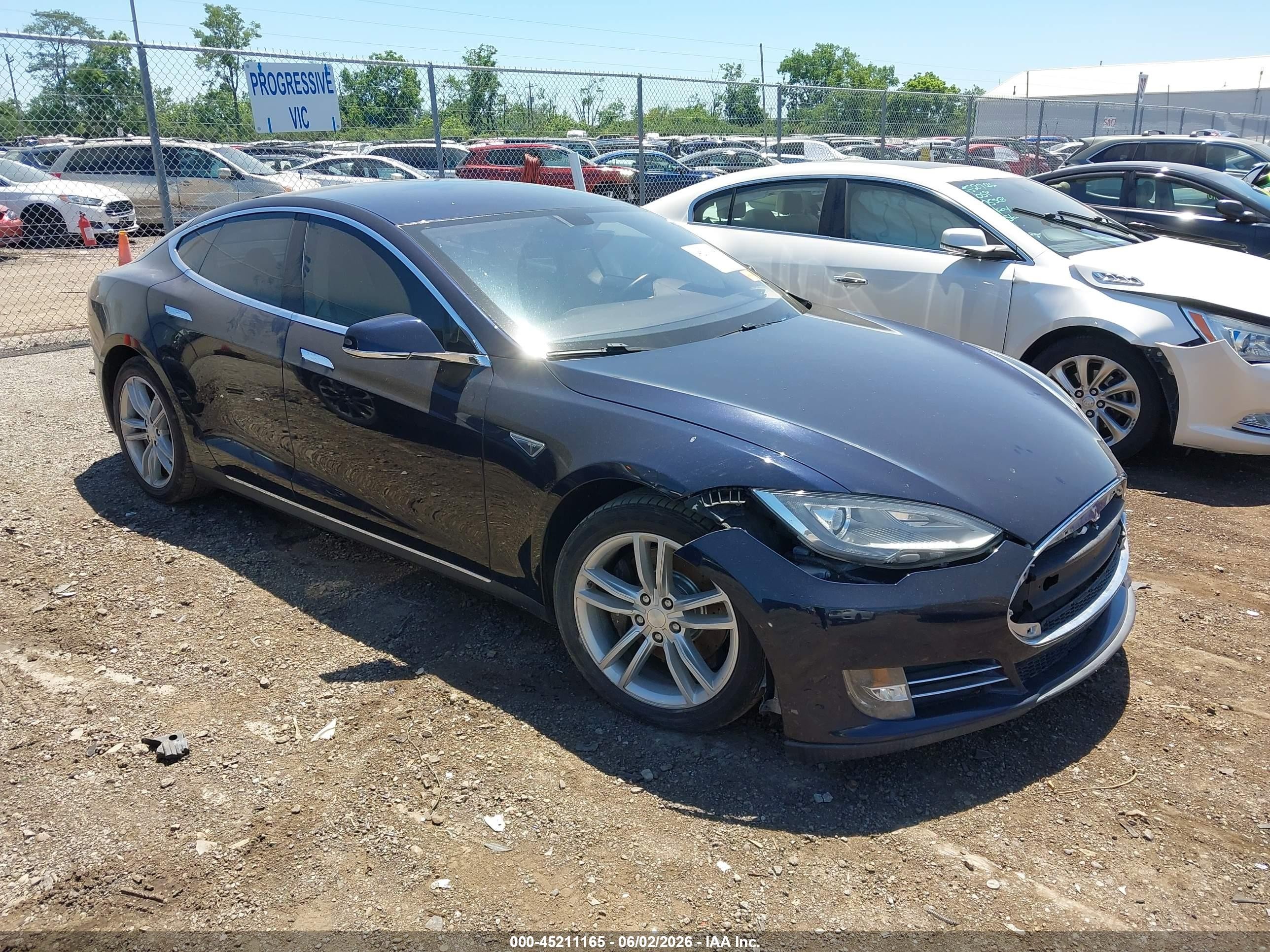 2013 Tesla Model S   Dark Blue vin: 5YJSA1CG2DFP14689