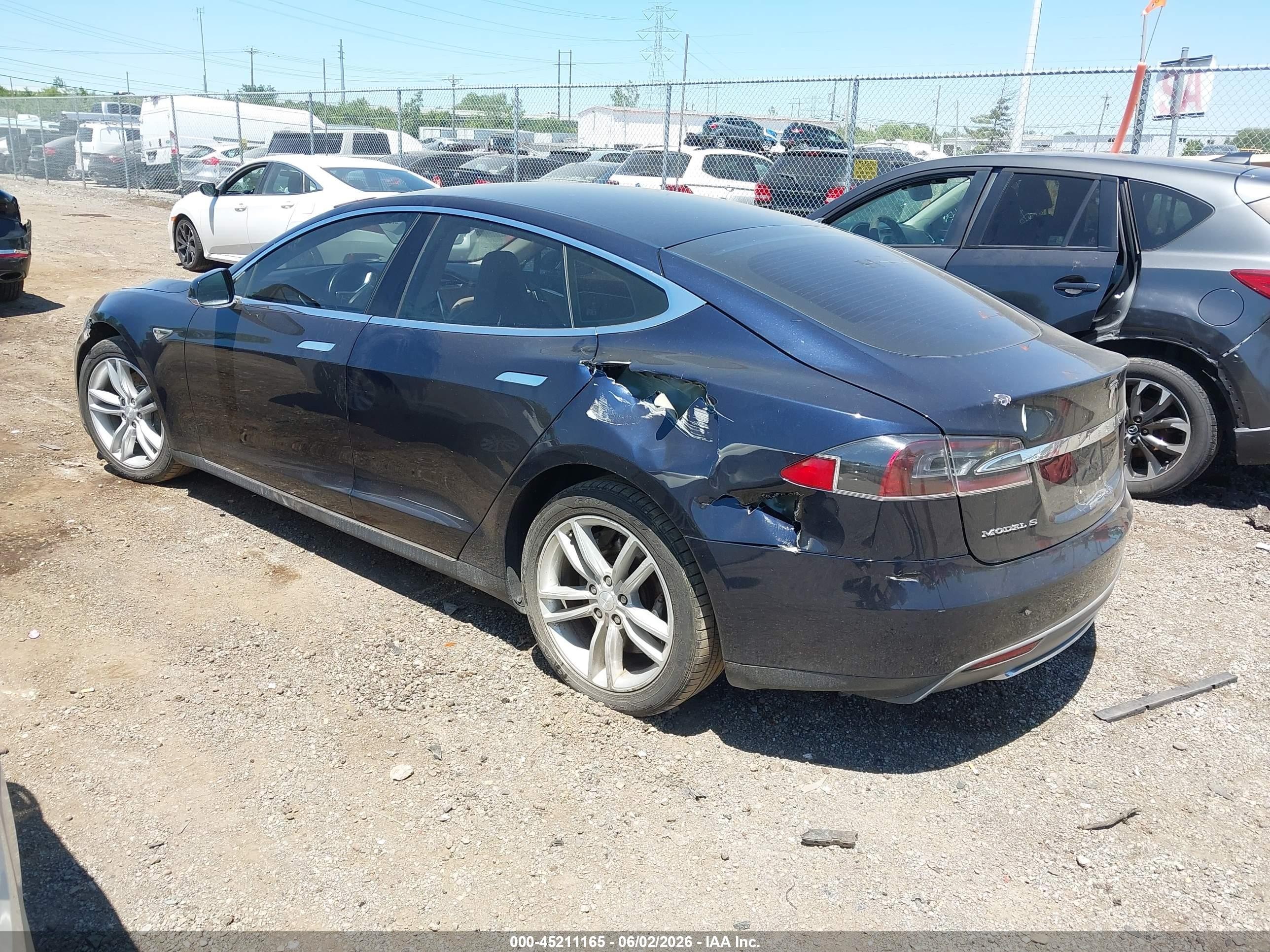 2013 Tesla Model S   Dark Blue vin: 5YJSA1CG2DFP14689