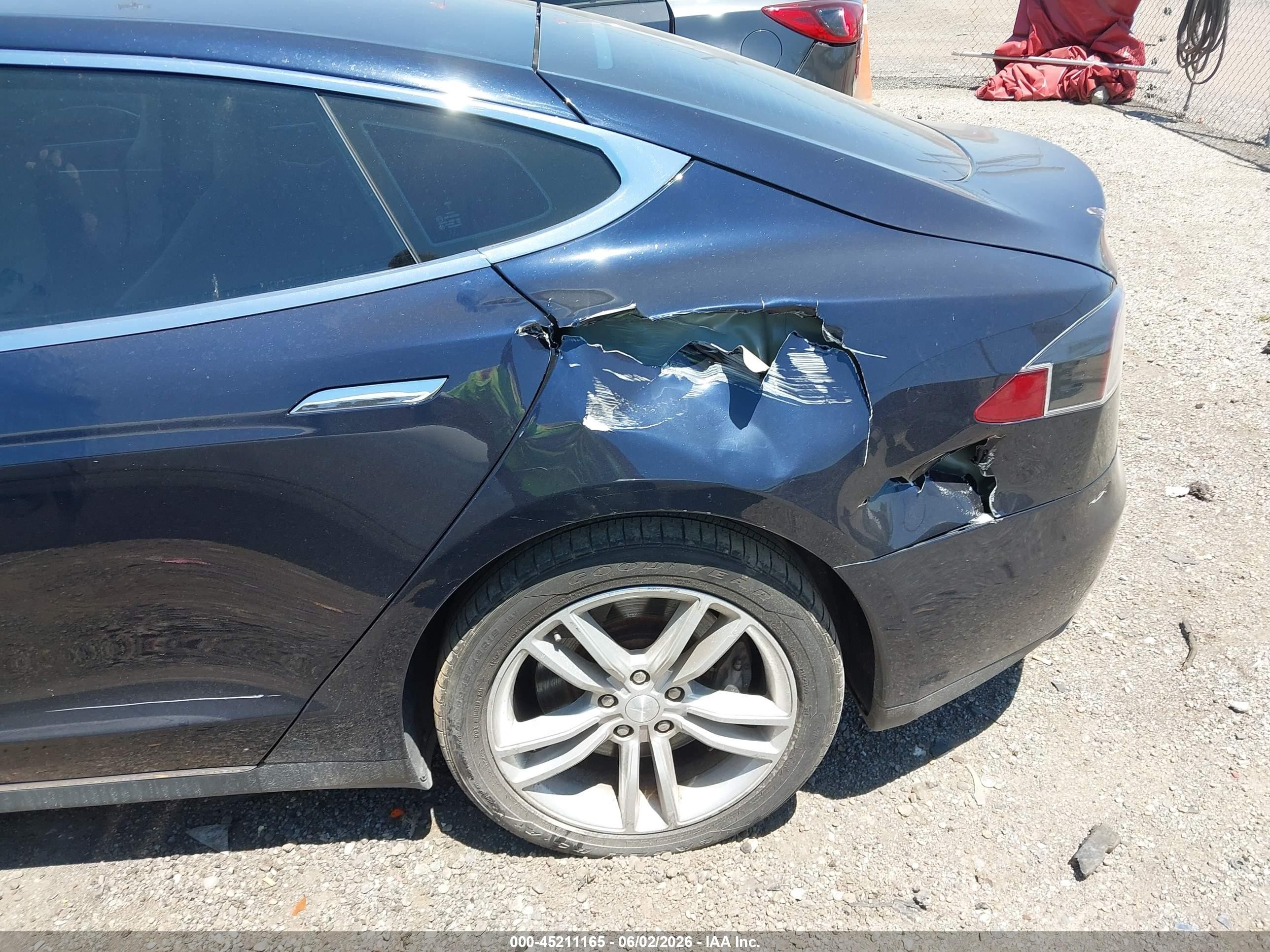 2013 Tesla Model S   Dark Blue vin: 5YJSA1CG2DFP14689