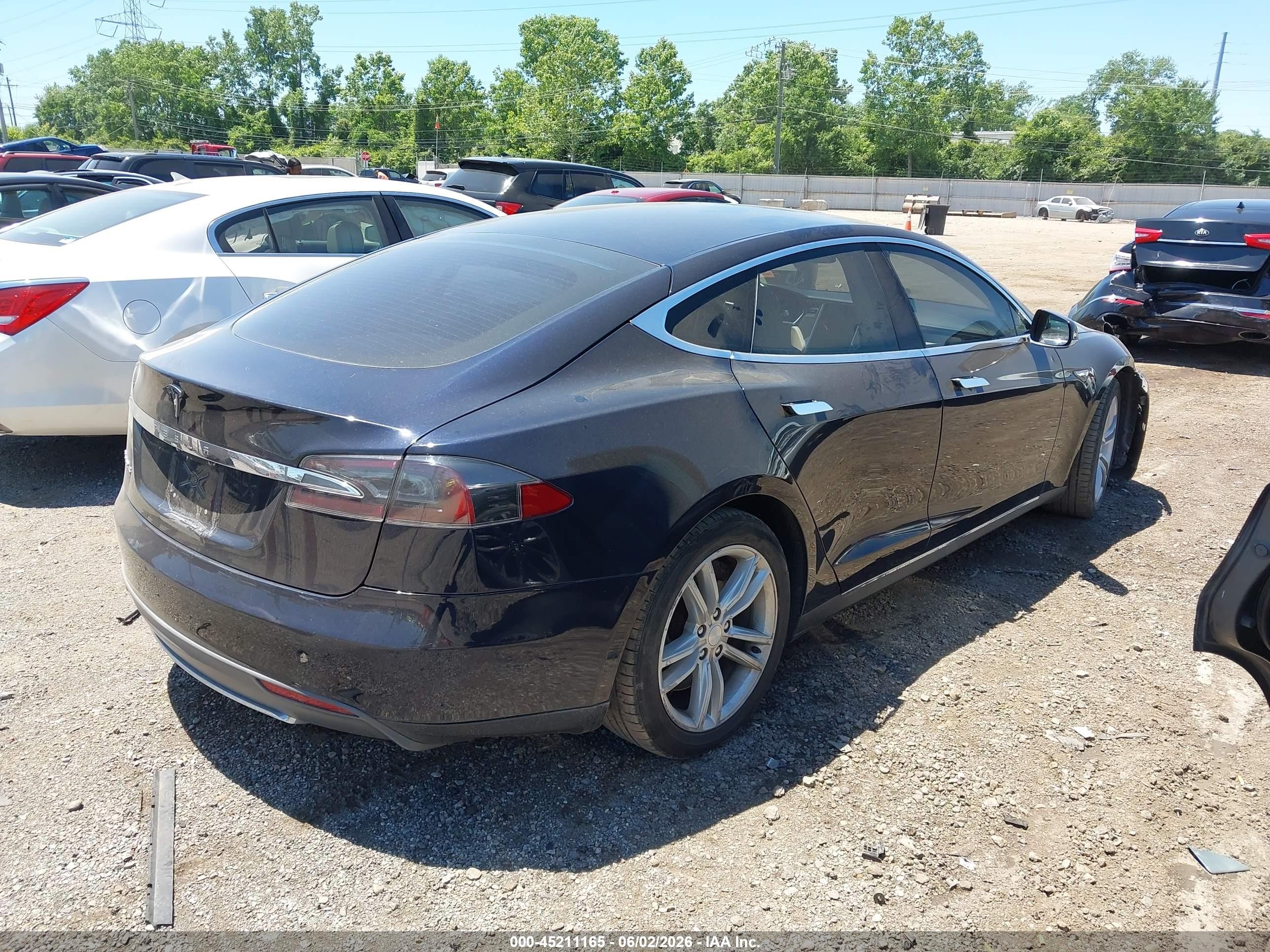 2013 Tesla Model S   Dark Blue vin: 5YJSA1CG2DFP14689