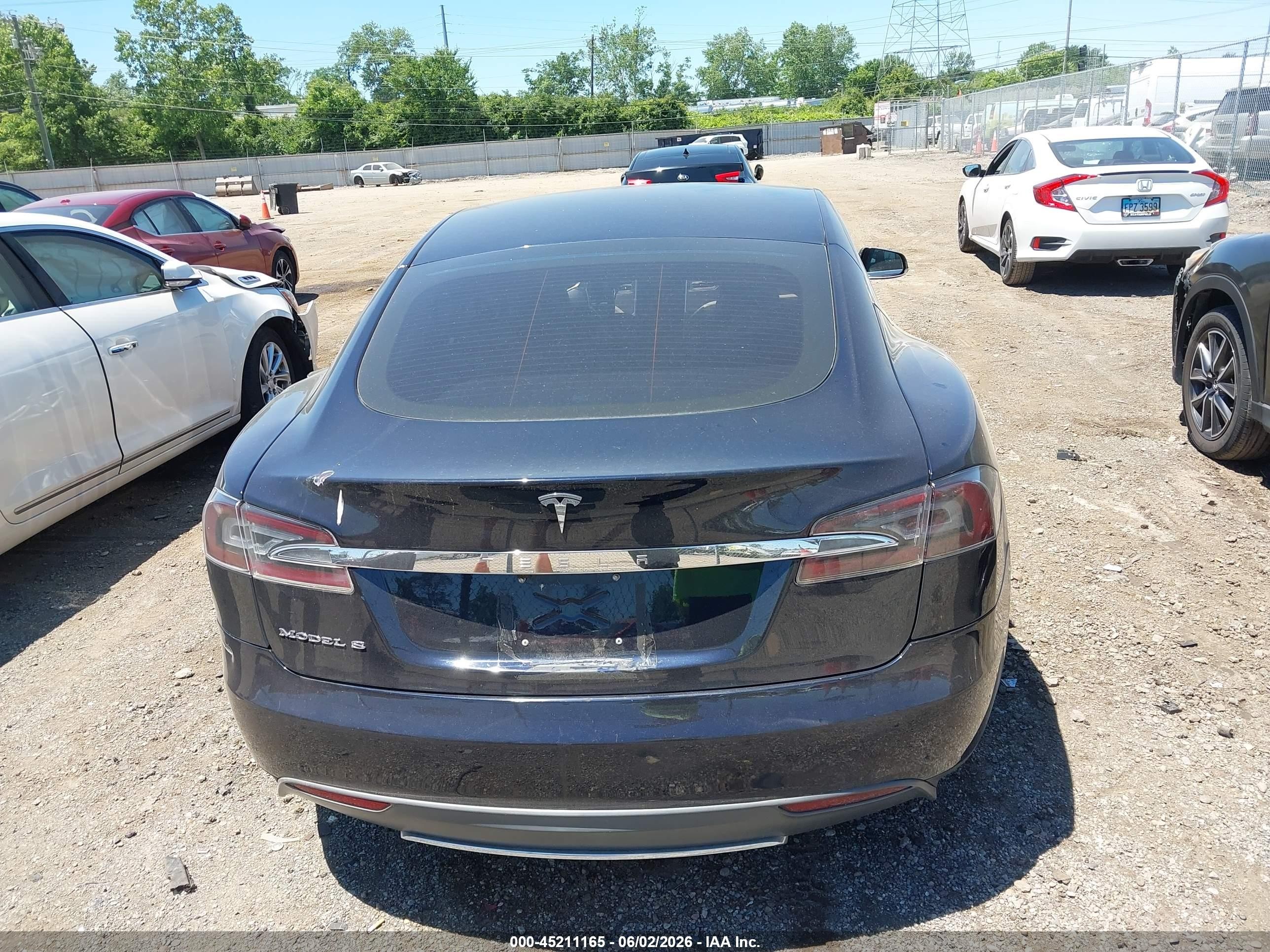 2013 Tesla Model S   Dark Blue vin: 5YJSA1CG2DFP14689
