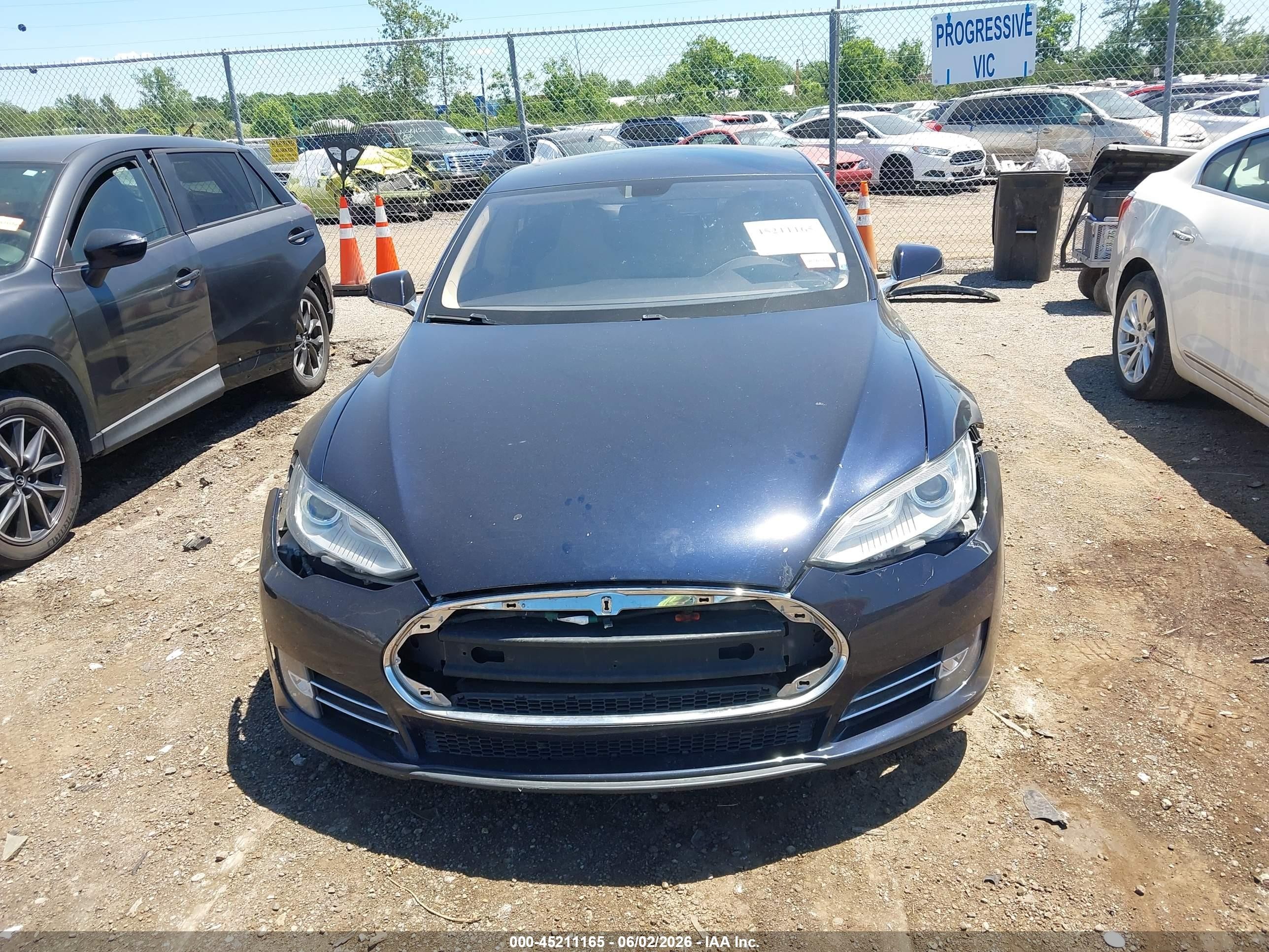 2013 Tesla Model S   Dark Blue vin: 5YJSA1CG2DFP14689