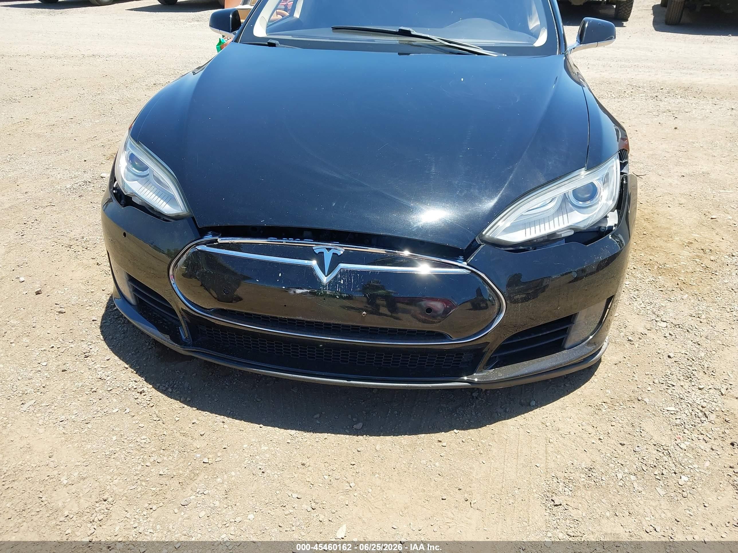 2013 Tesla Model S   Black vin: 5YJSA1CG2DFP20699