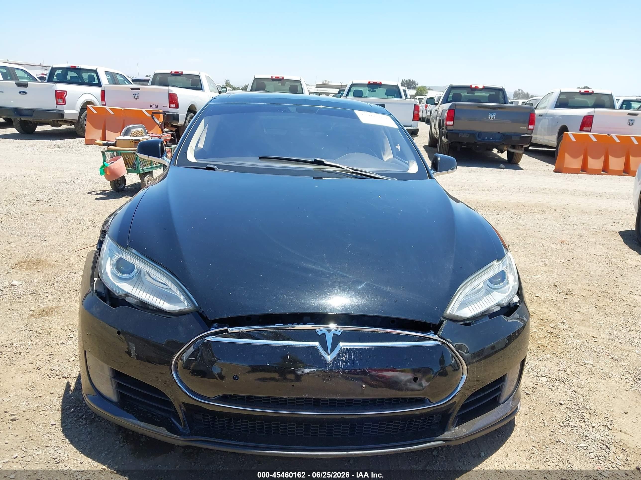 2013 Tesla Model S   Black vin: 5YJSA1CG2DFP20699