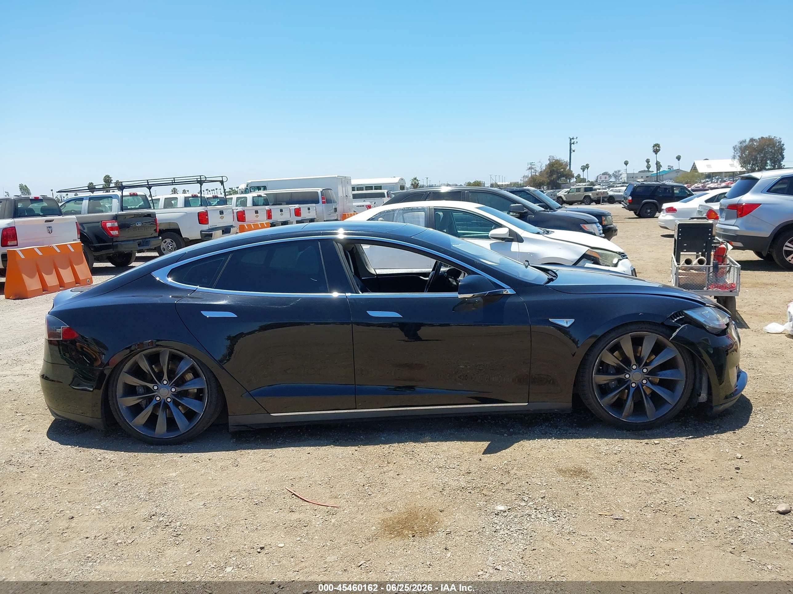 2013 Tesla Model S   Black vin: 5YJSA1CG2DFP20699