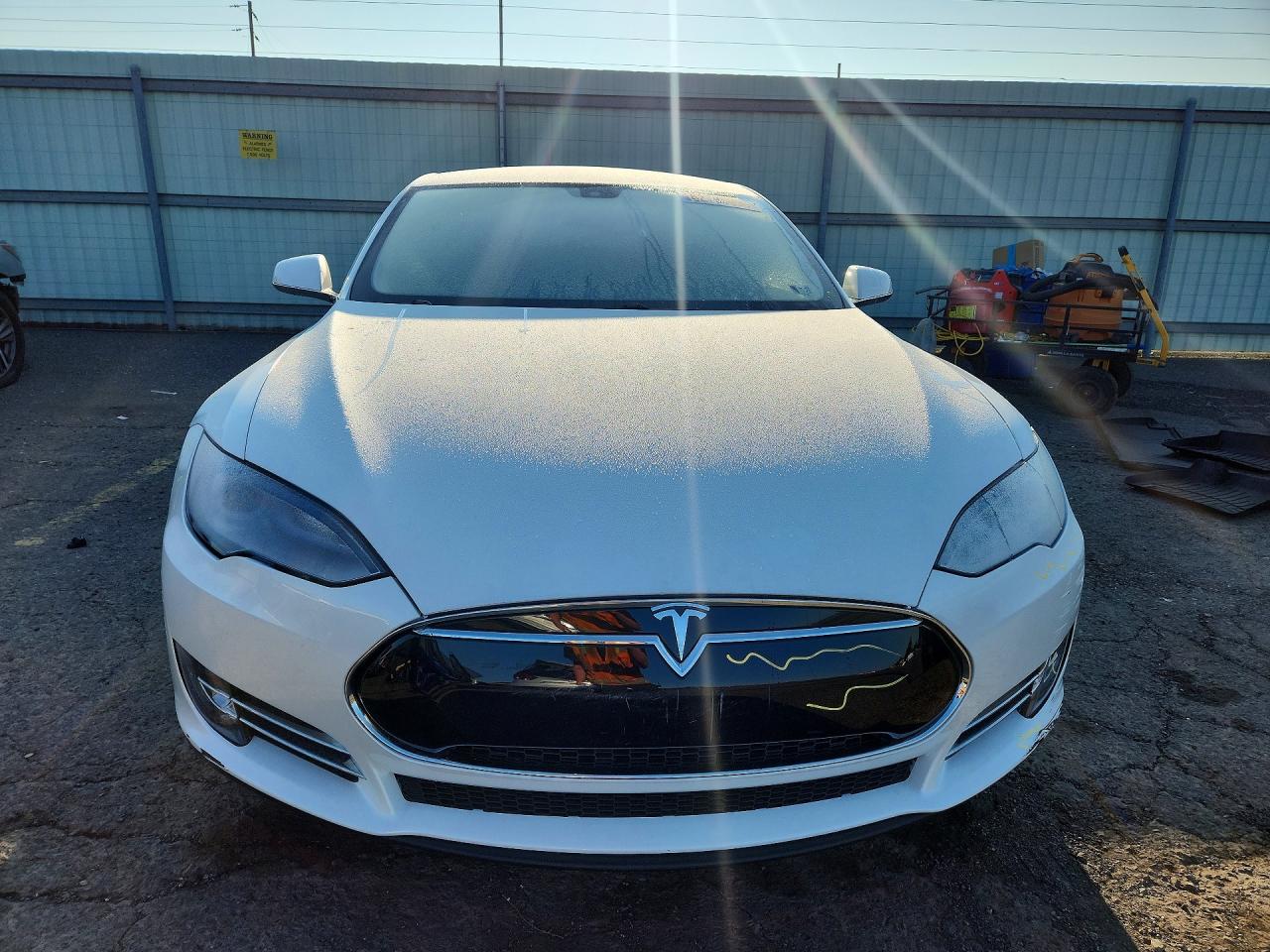 2013 Tesla Model S White vin: 5YJSA1CG3DFP03636