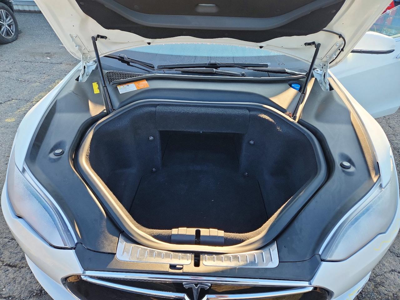 2013 Tesla Model S White vin: 5YJSA1CG3DFP03636
