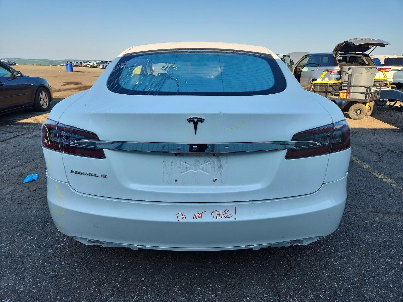 2013 Tesla Model S White vin: 5YJSA1CG3DFP03636