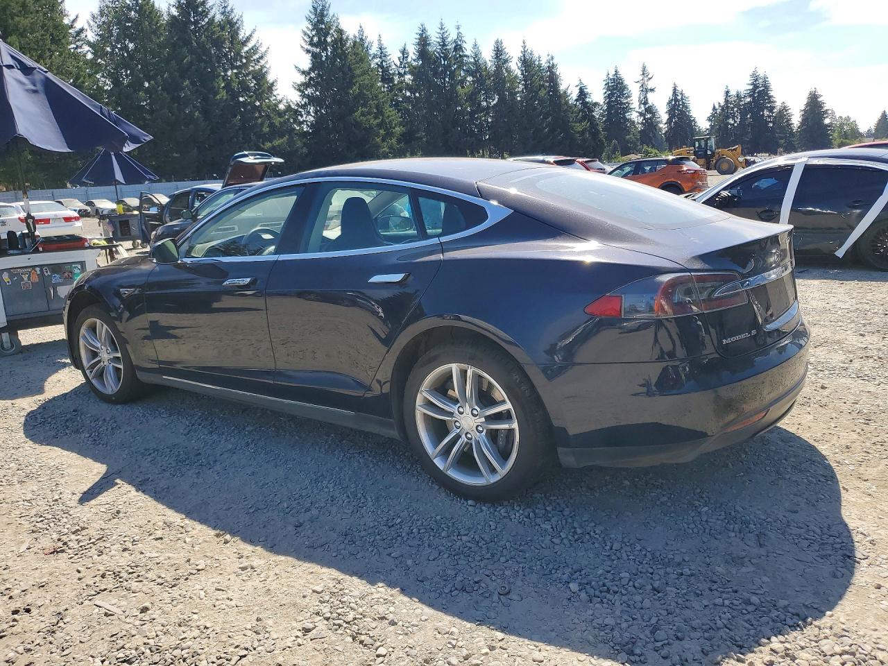 2013 Tesla Model S Blue vin: 5YJSA1CG5DFP03556