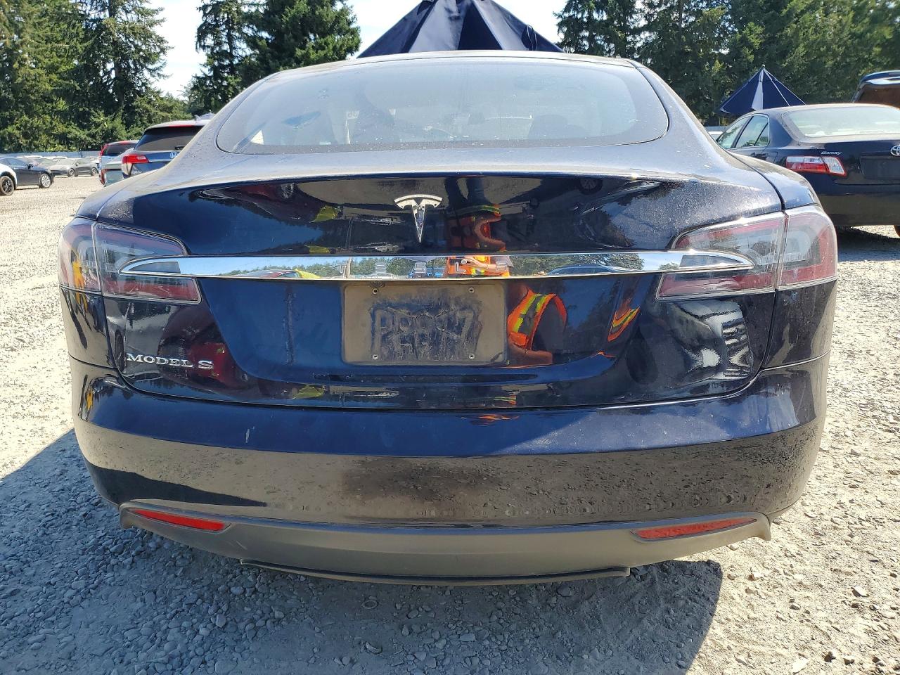 2013 Tesla Model S Blue vin: 5YJSA1CG5DFP03556