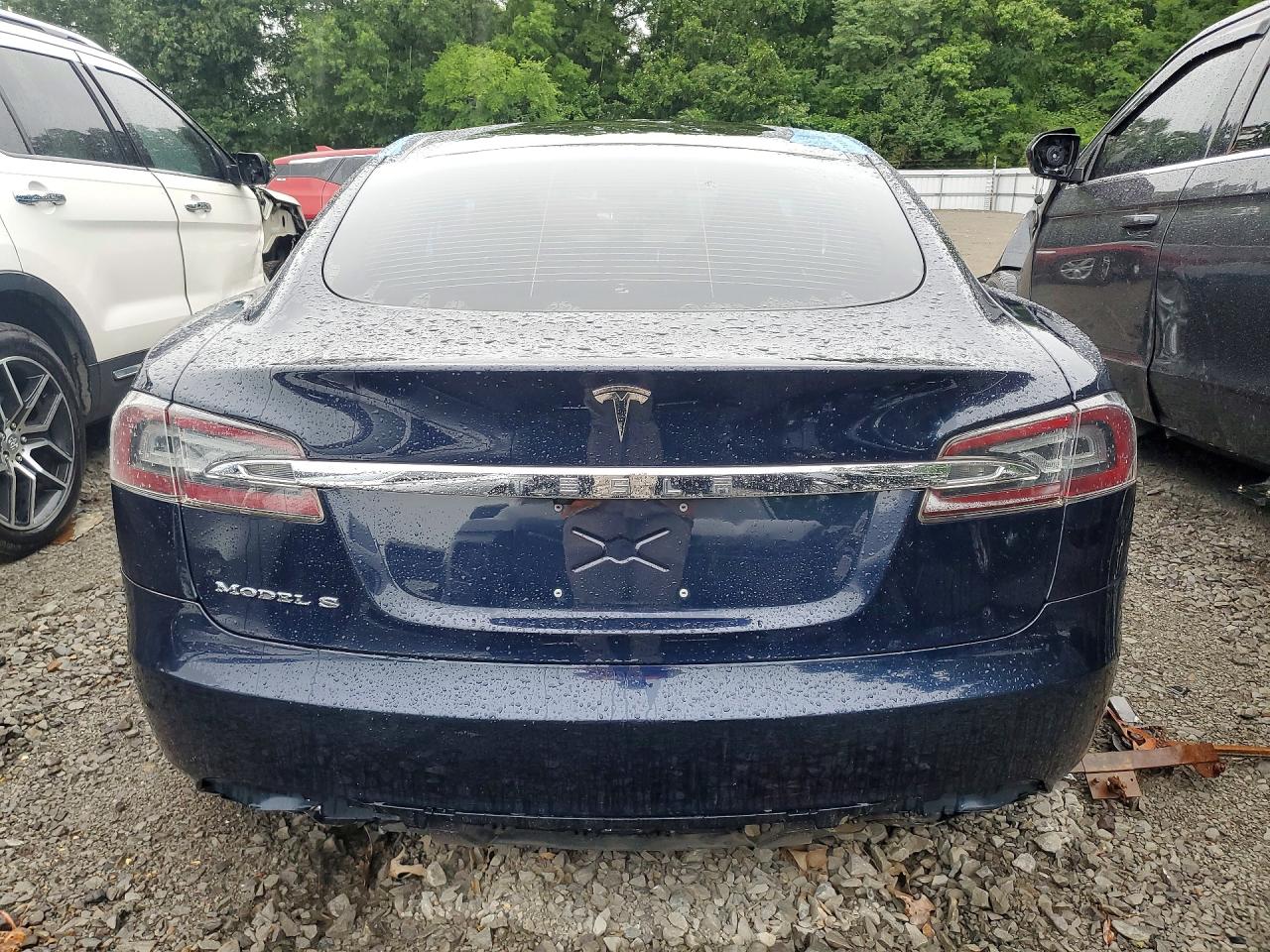 2013 Tesla Model S Blue vin: 5YJSA1CG8DFP04863