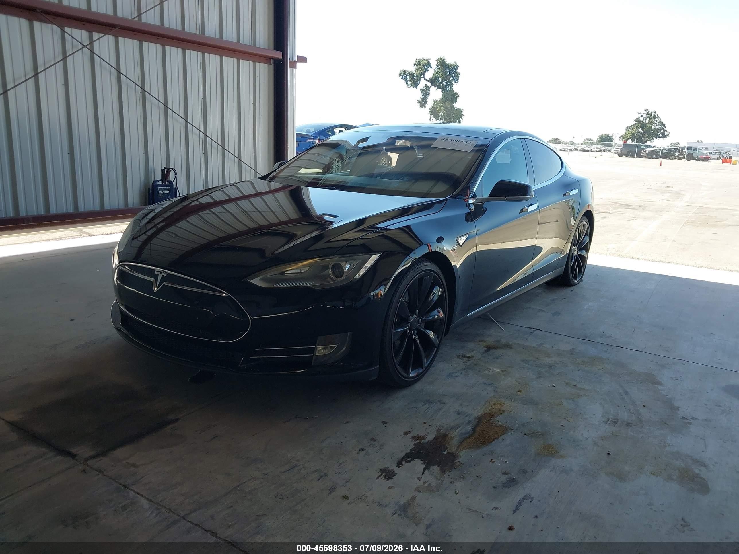 2013 Tesla Model S   Black vin: 5YJSA1CGXDFP12933