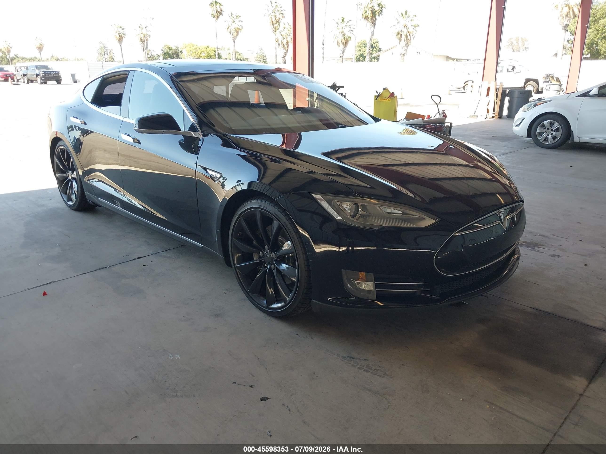 2013 Tesla Model S   Black vin: 5YJSA1CGXDFP12933