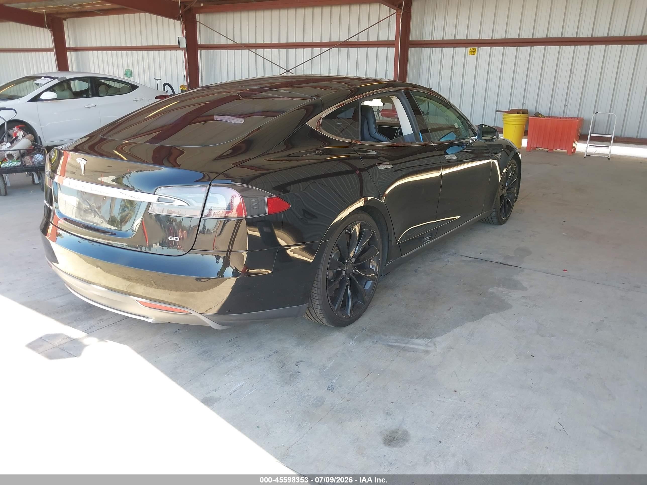 2013 Tesla Model S   Black vin: 5YJSA1CGXDFP12933