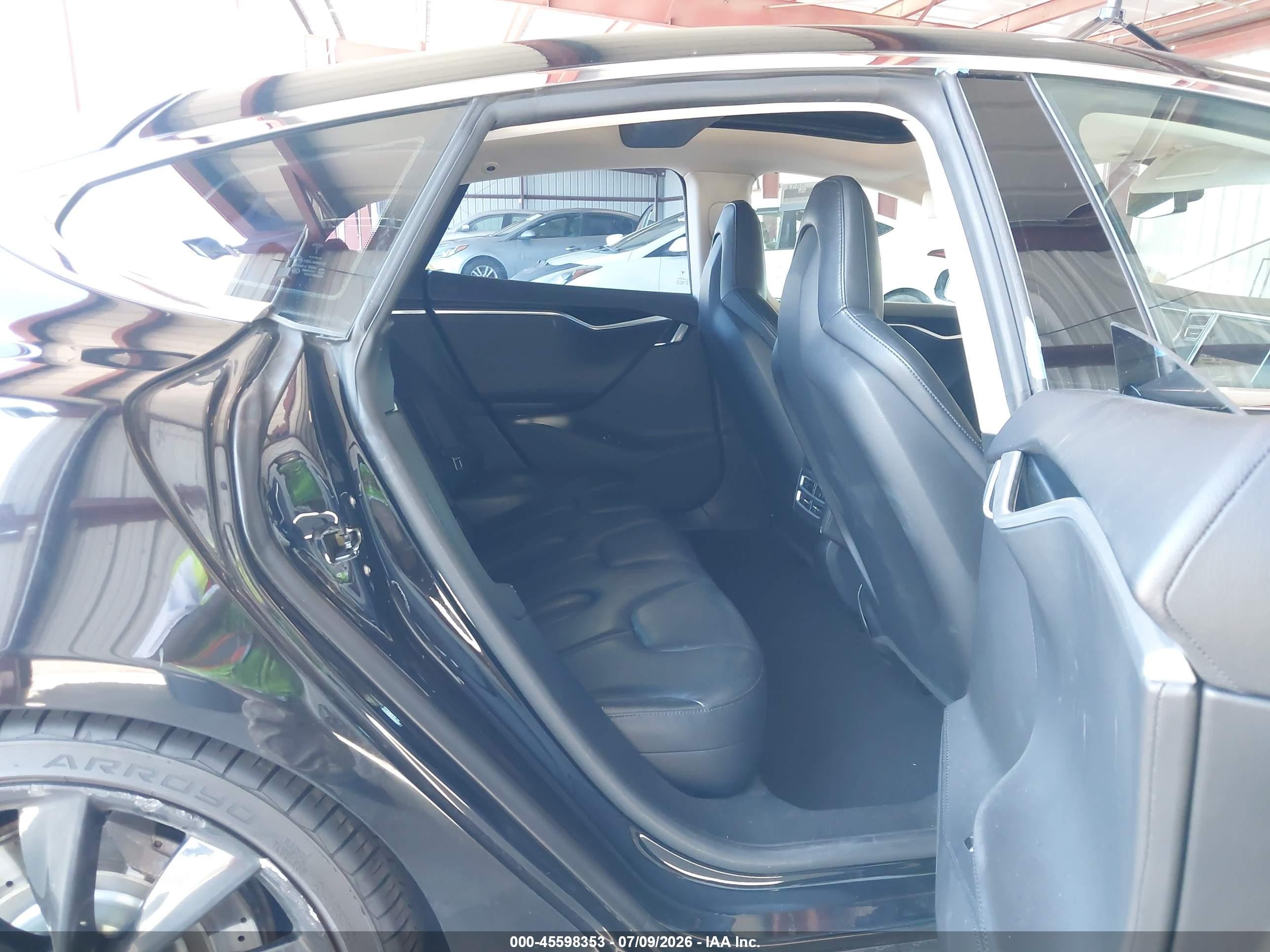 2013 Tesla Model S   Black vin: 5YJSA1CGXDFP12933