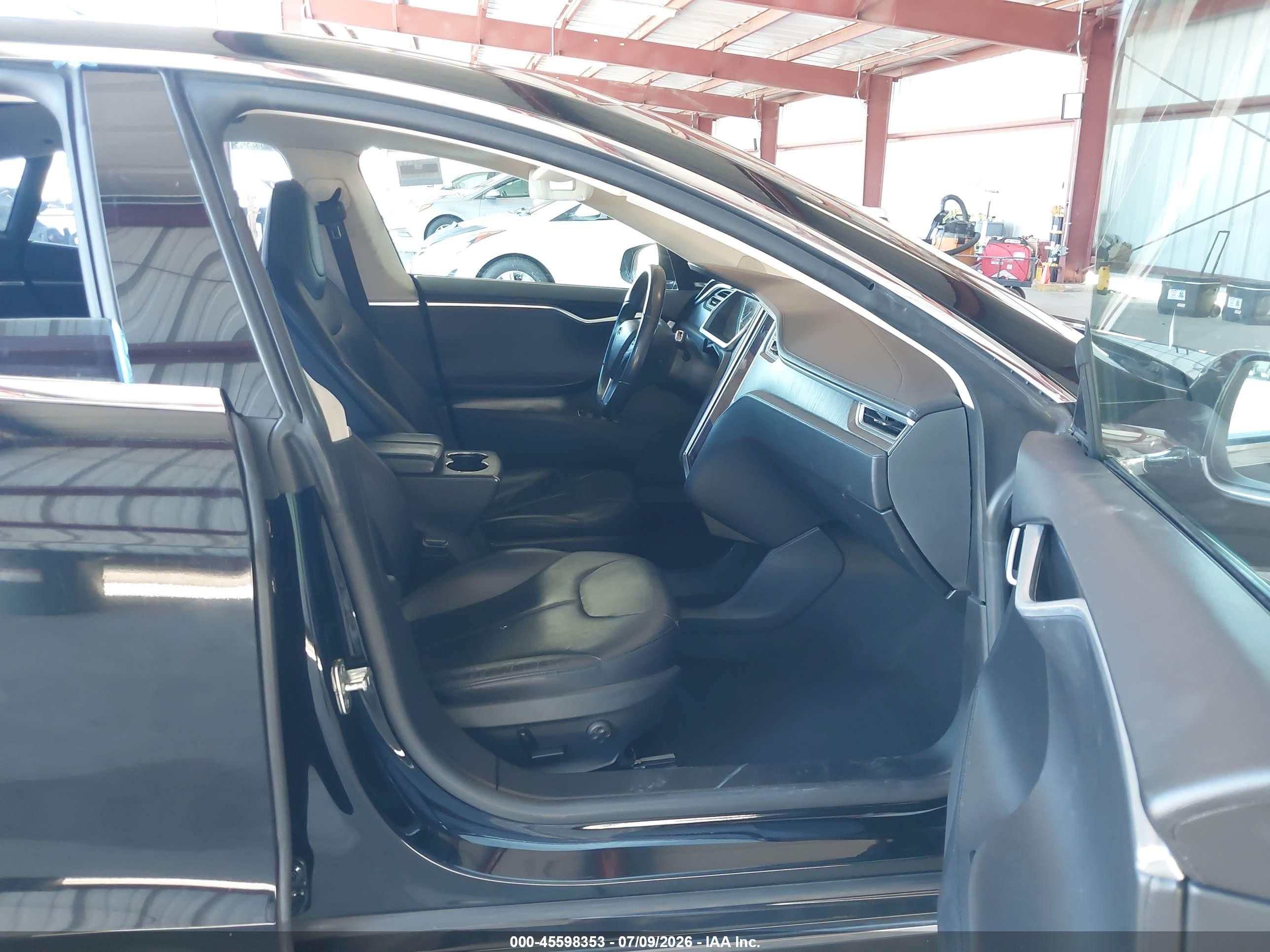 2013 Tesla Model S   Black vin: 5YJSA1CGXDFP12933
