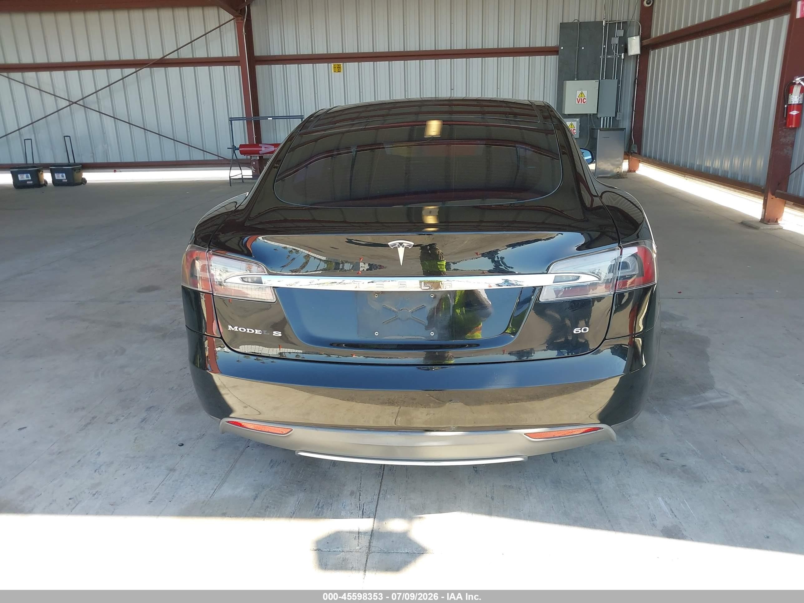 2013 Tesla Model S   Black vin: 5YJSA1CGXDFP12933