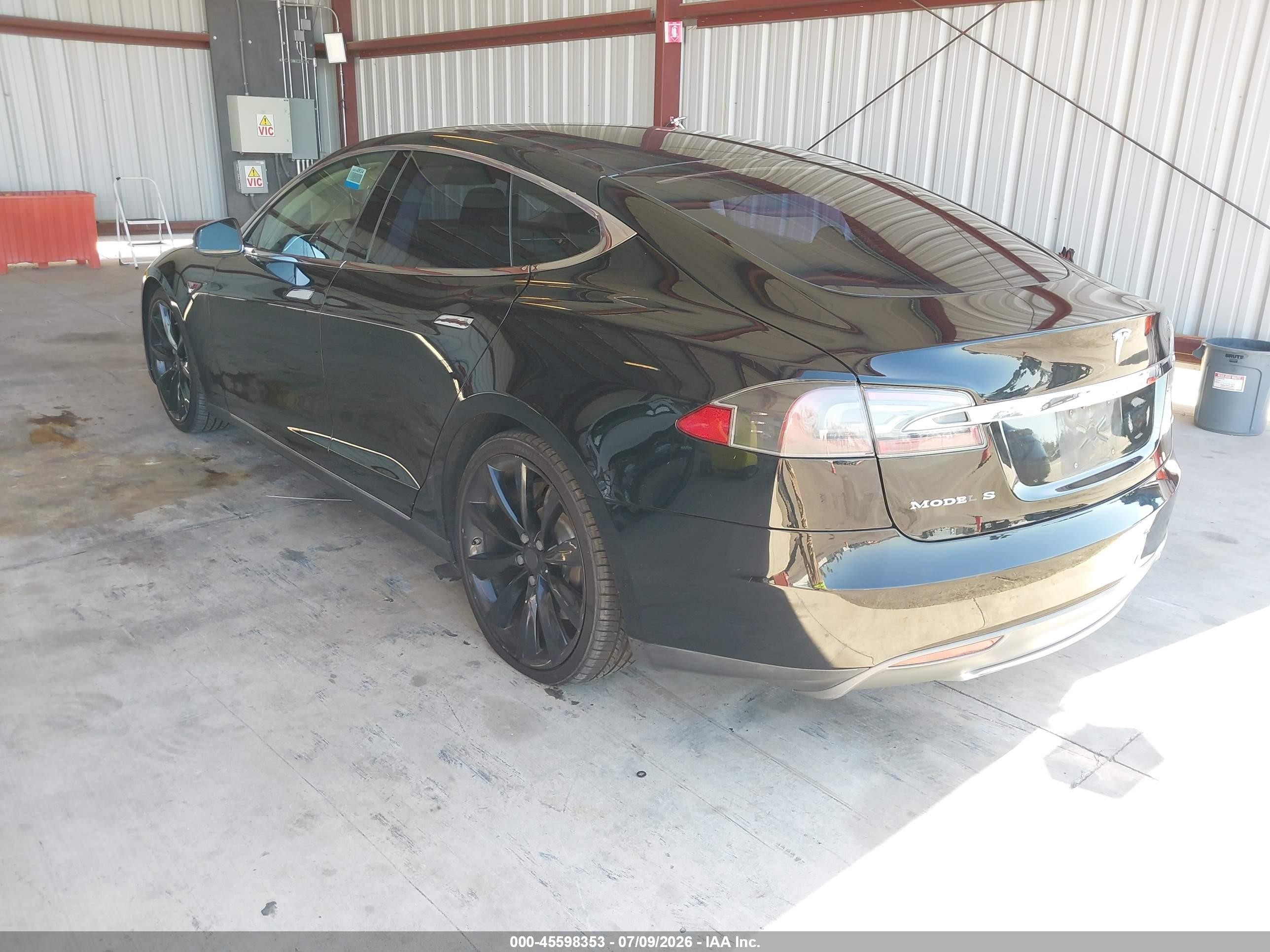 2013 Tesla Model S   Black vin: 5YJSA1CGXDFP12933