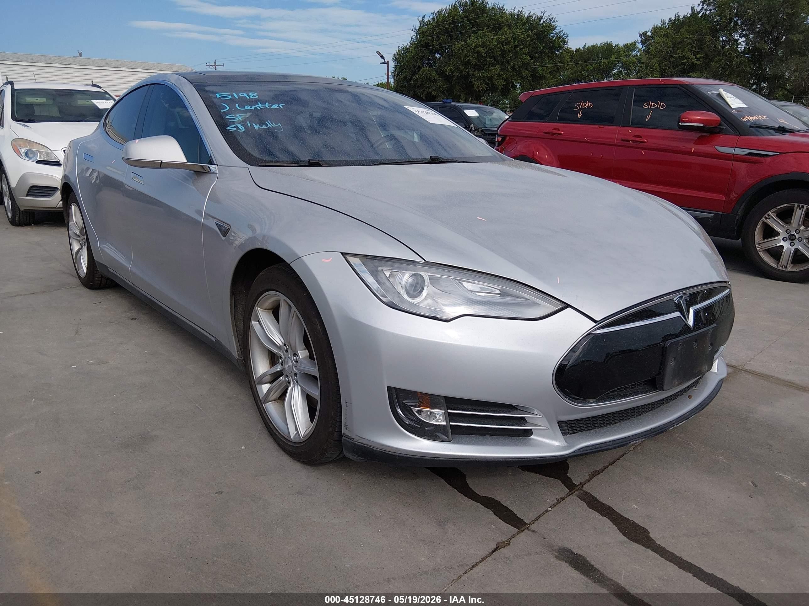 2013 Tesla Model S   Silver vin: 5YJSA1CN0DFP17217