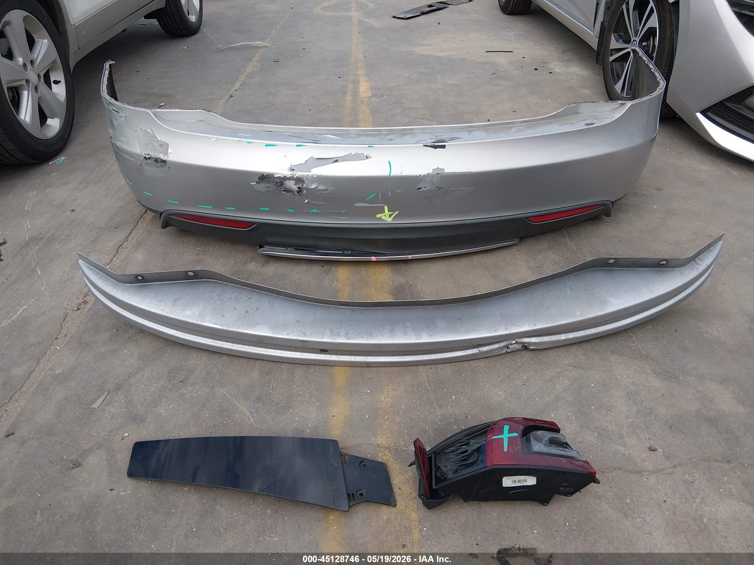 2013 Tesla Model S   Silver vin: 5YJSA1CN0DFP17217