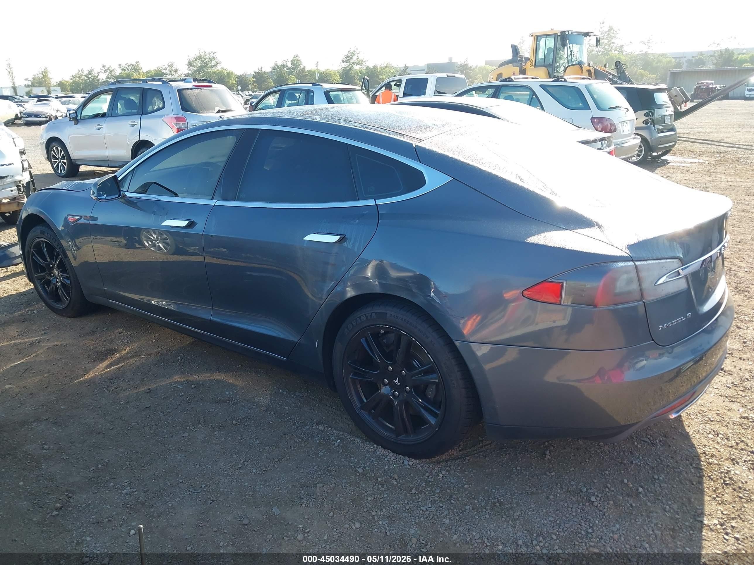 2013 Tesla Model S   Gray vin: 5YJSA1CN0DFP20439