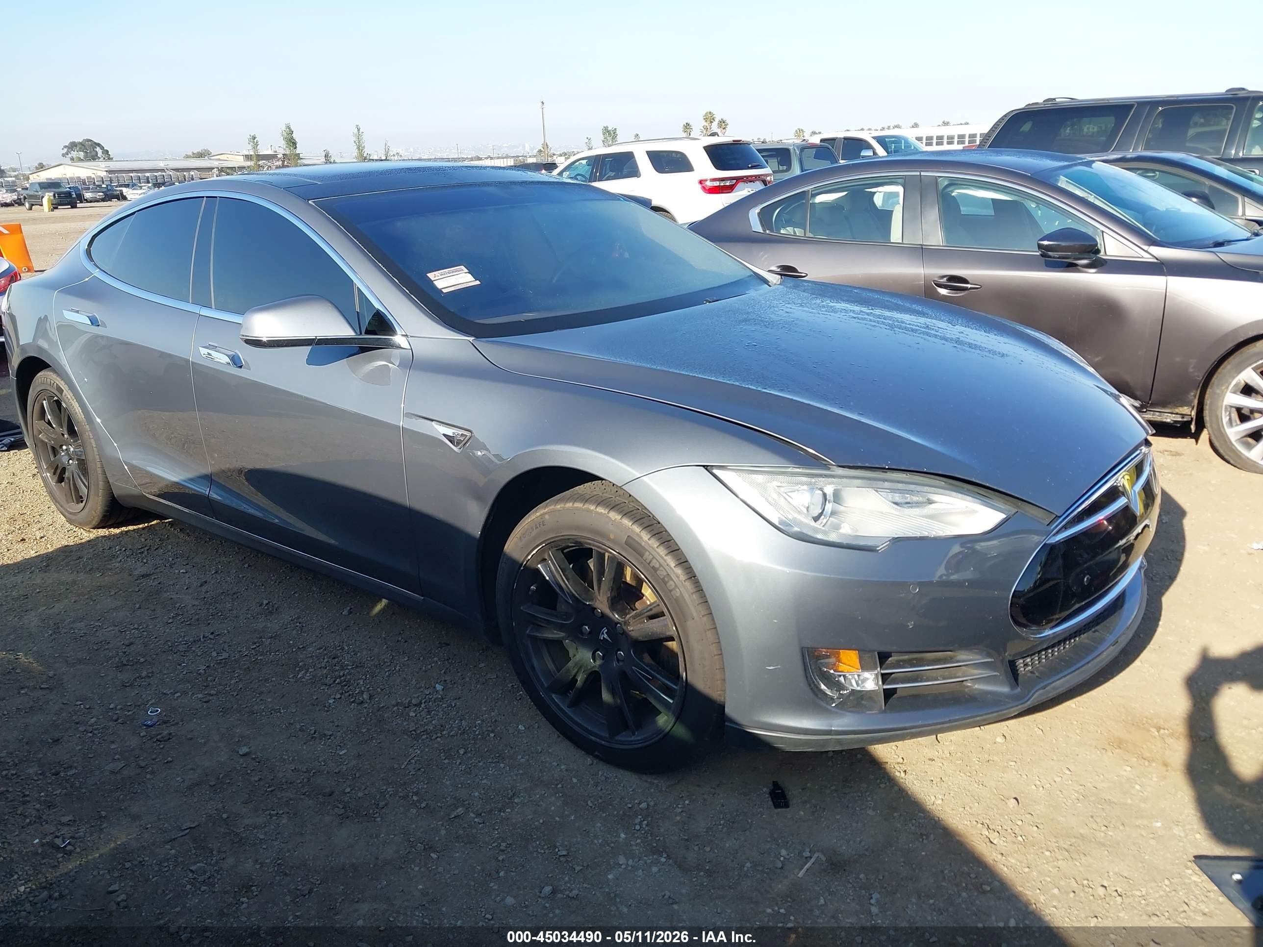 2013 Tesla Model S   Gray vin: 5YJSA1CN0DFP20439