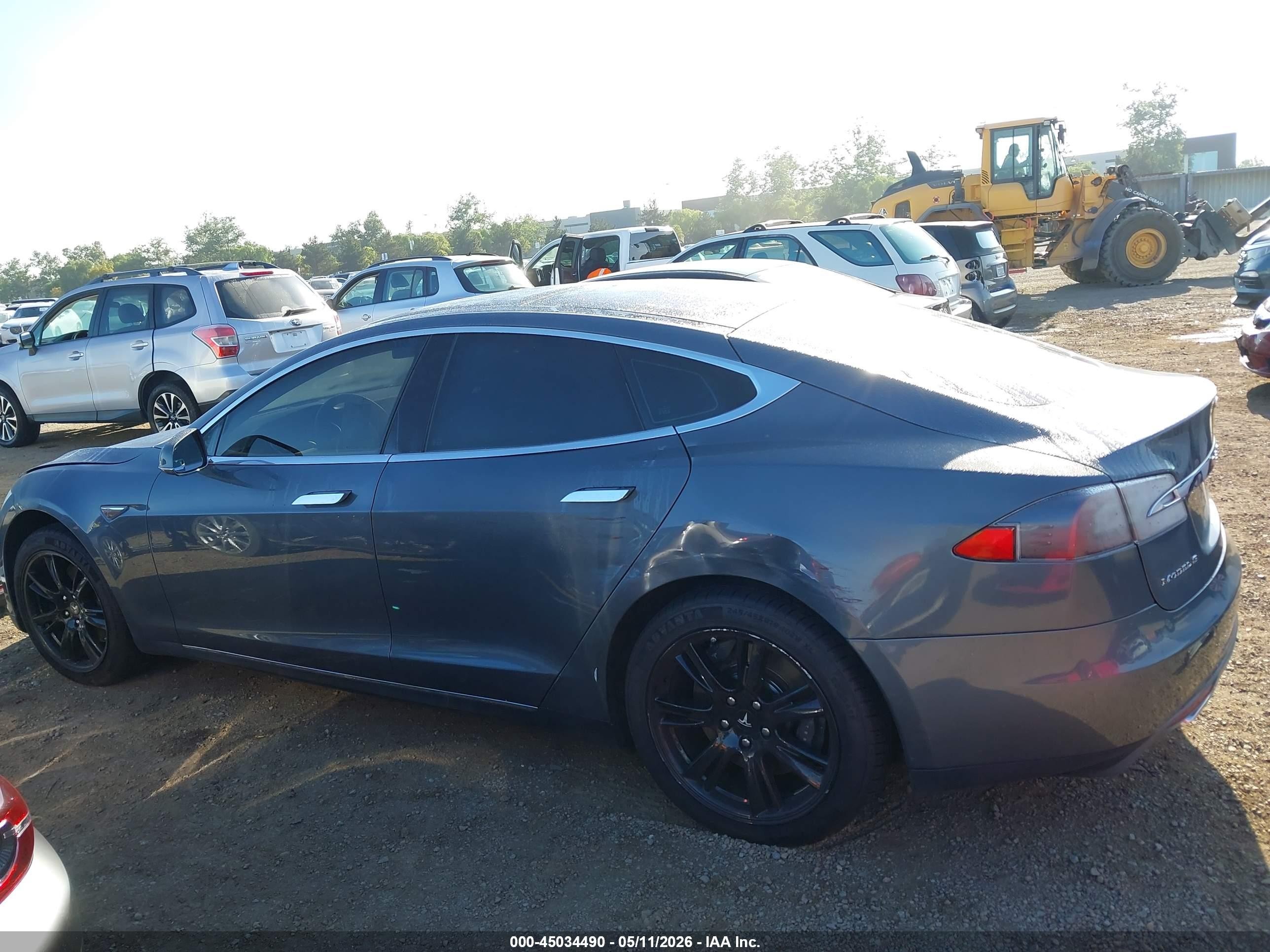 2013 Tesla Model S   Gray vin: 5YJSA1CN0DFP20439
