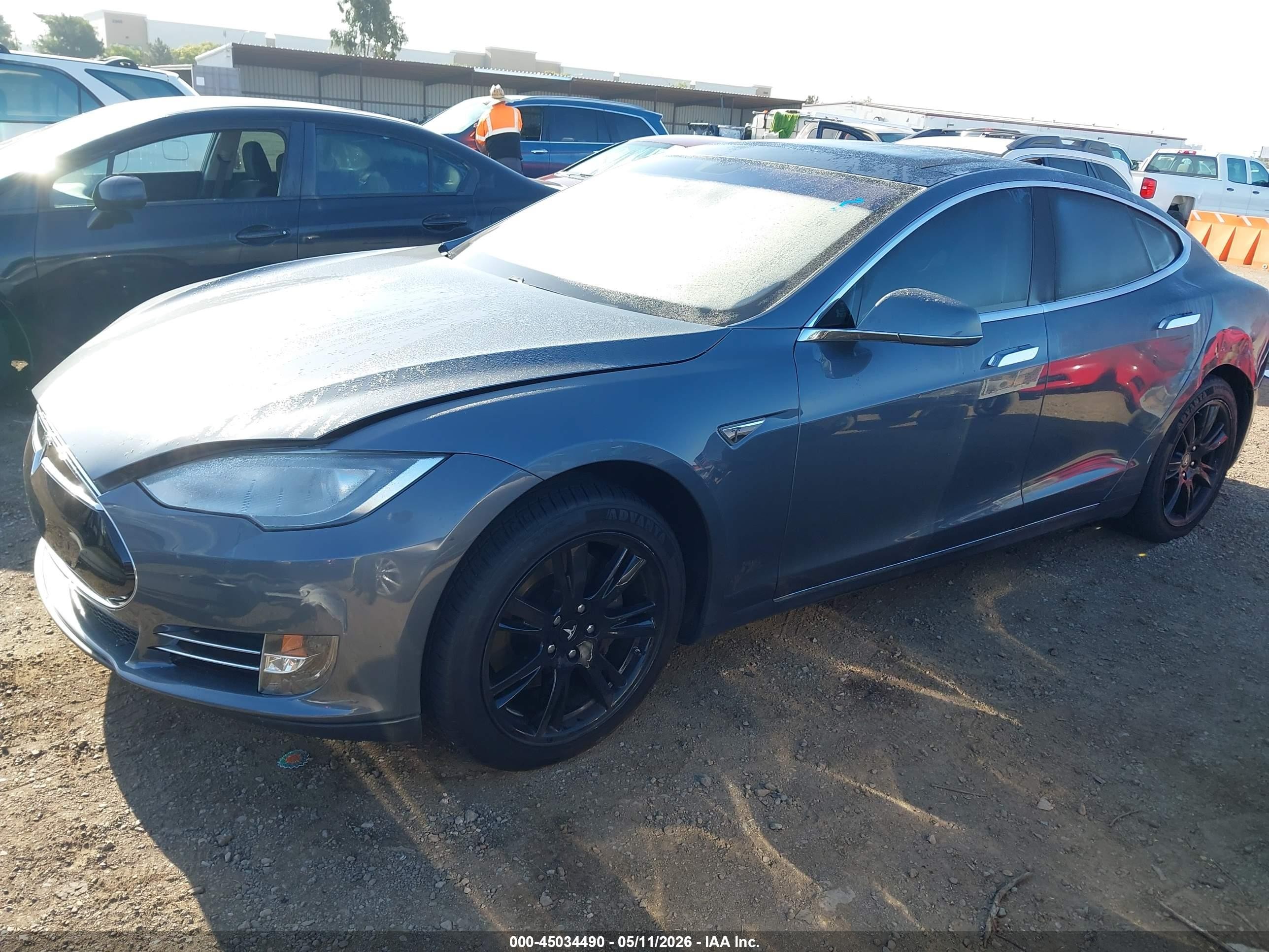 2013 Tesla Model S   Gray vin: 5YJSA1CN0DFP20439