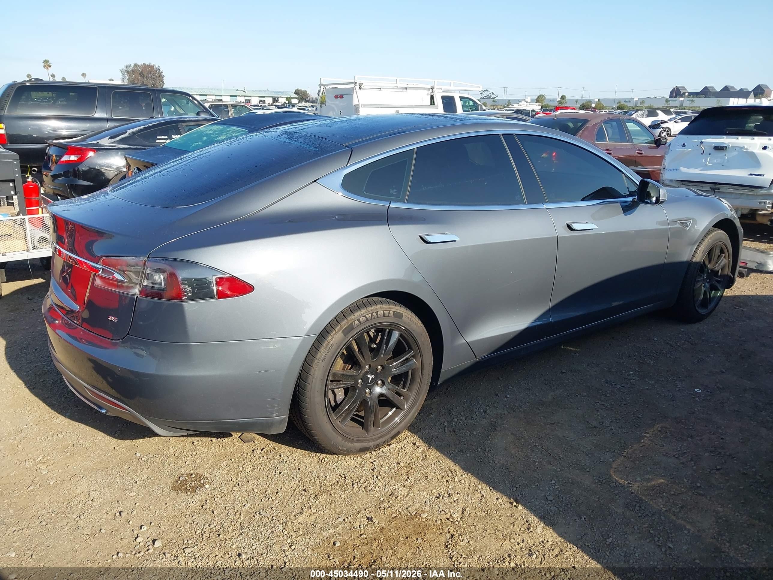2013 Tesla Model S   Gray vin: 5YJSA1CN0DFP20439