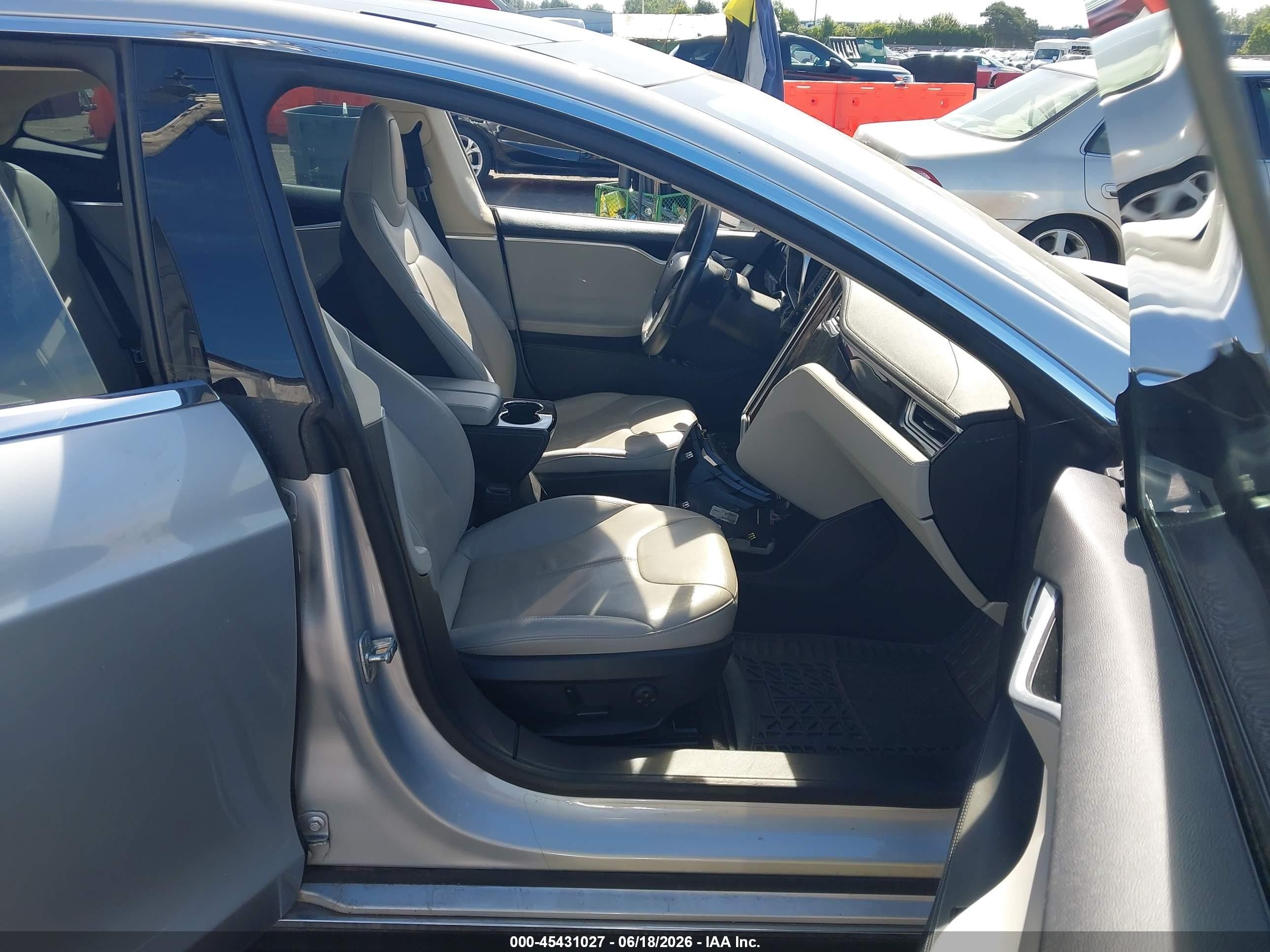 2013 Tesla Model S   Silver vin: 5YJSA1CN1DFP26170