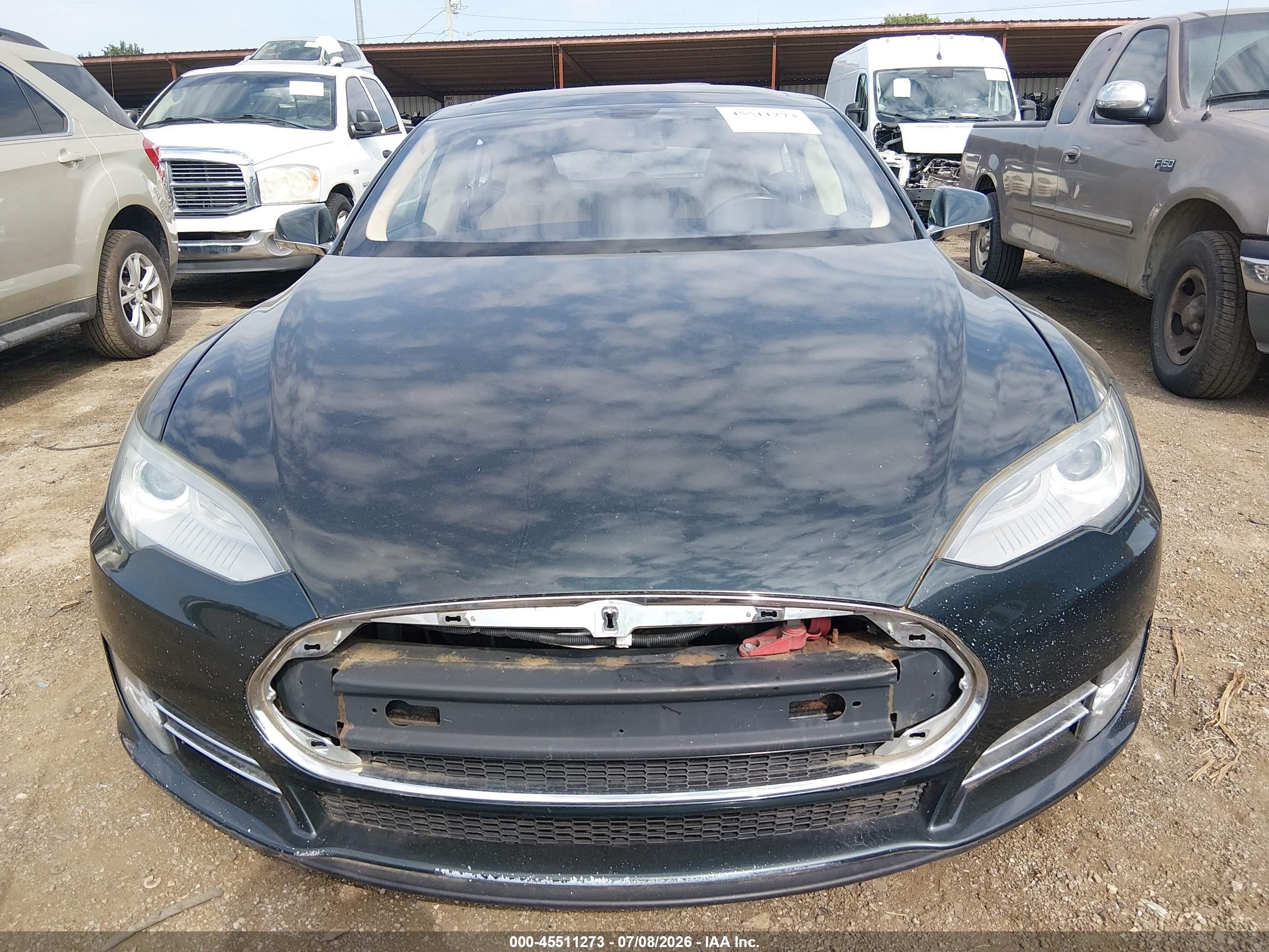 2013 Tesla Model S   Green vin: 5YJSA1CN2DFP05490