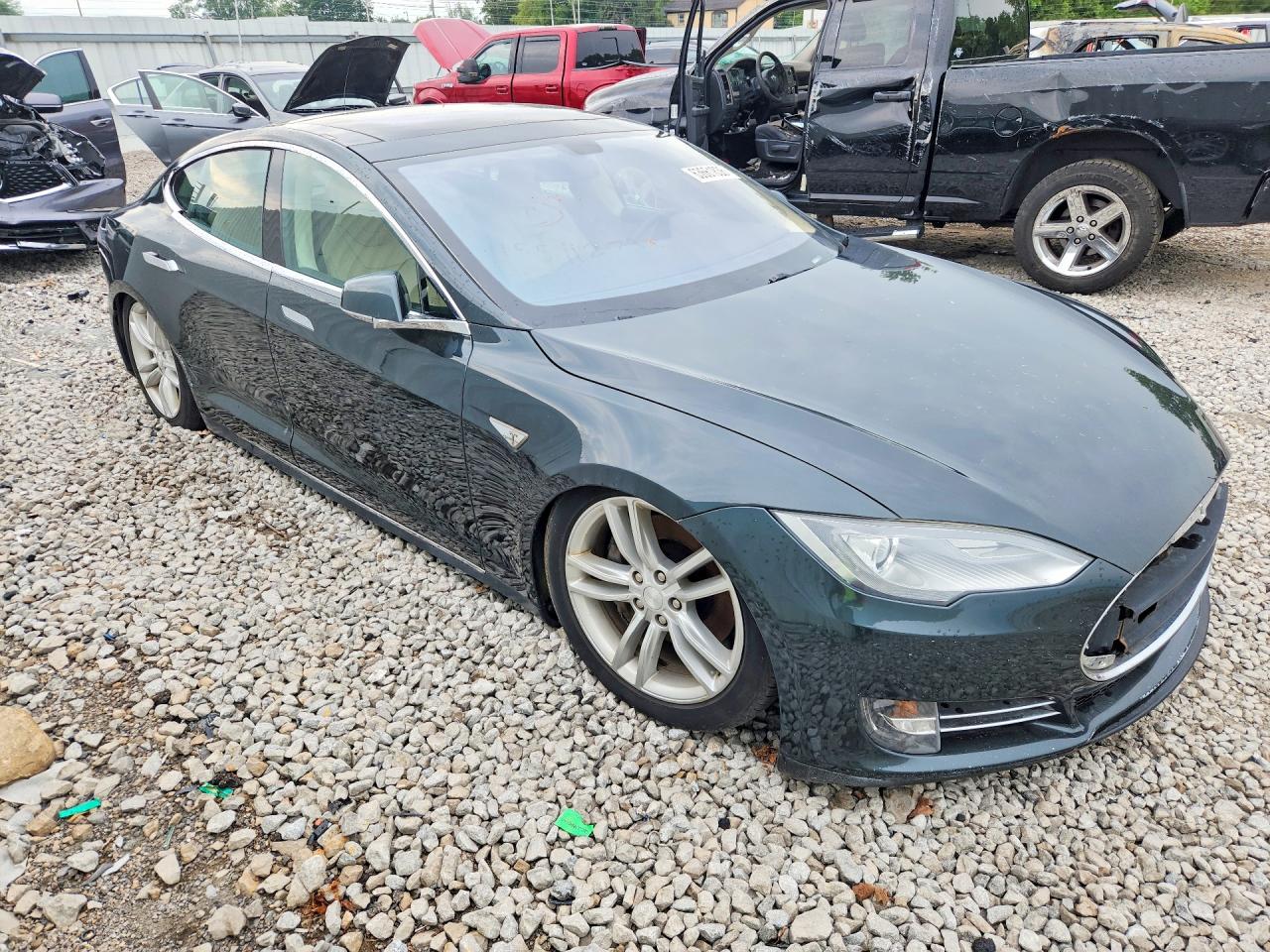 2013 Tesla Model S Green vin: 5YJSA1CN2DFP05490