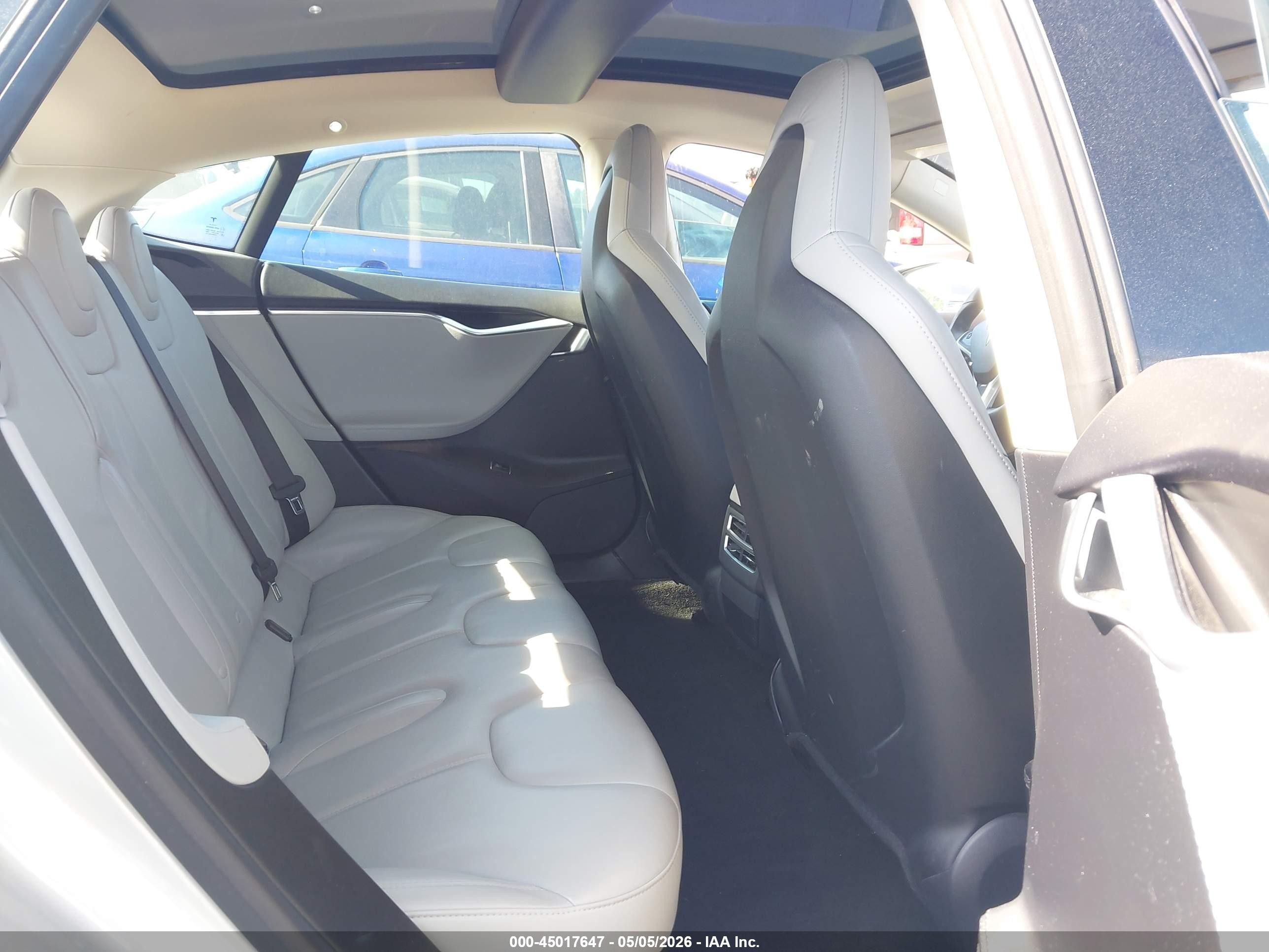 2013 Tesla Model S   Silver vin: 5YJSA1CN2DFP14691