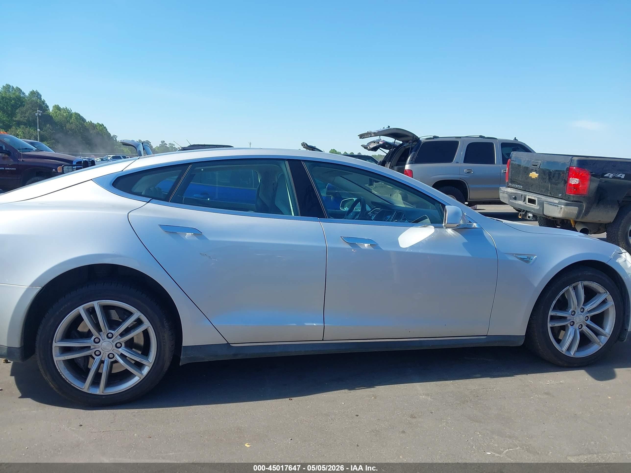 2013 Tesla Model S   Silver vin: 5YJSA1CN2DFP14691