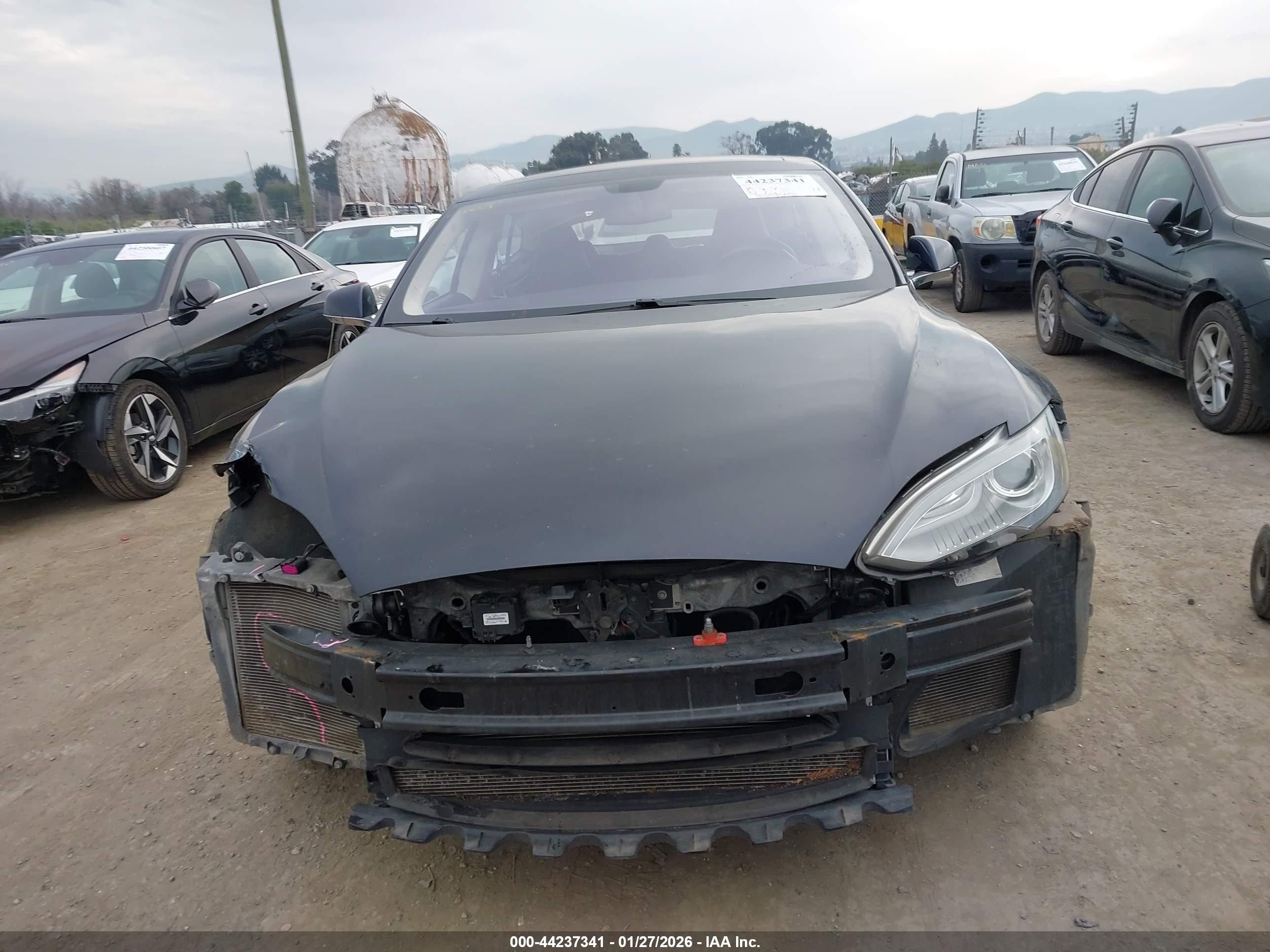 2013 Tesla Model S   Dark Blue vin: 5YJSA1CN2DFP21138