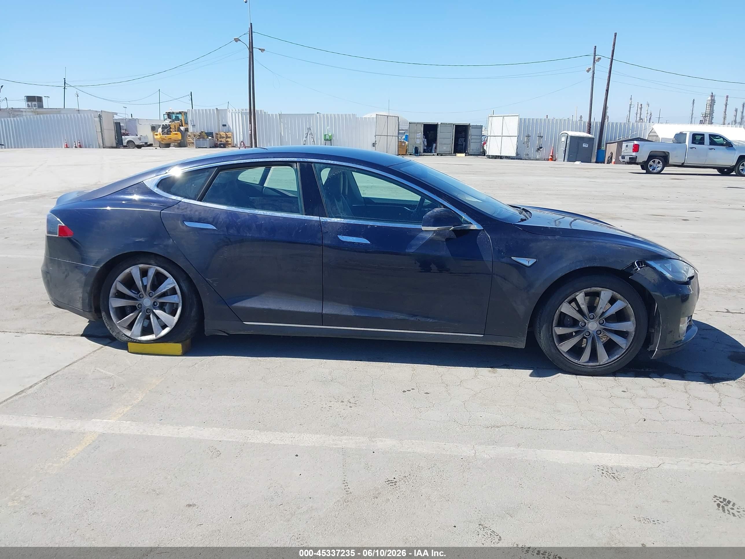 2013 Tesla Model S   Blue vin: 5YJSA1CN2DFP26372