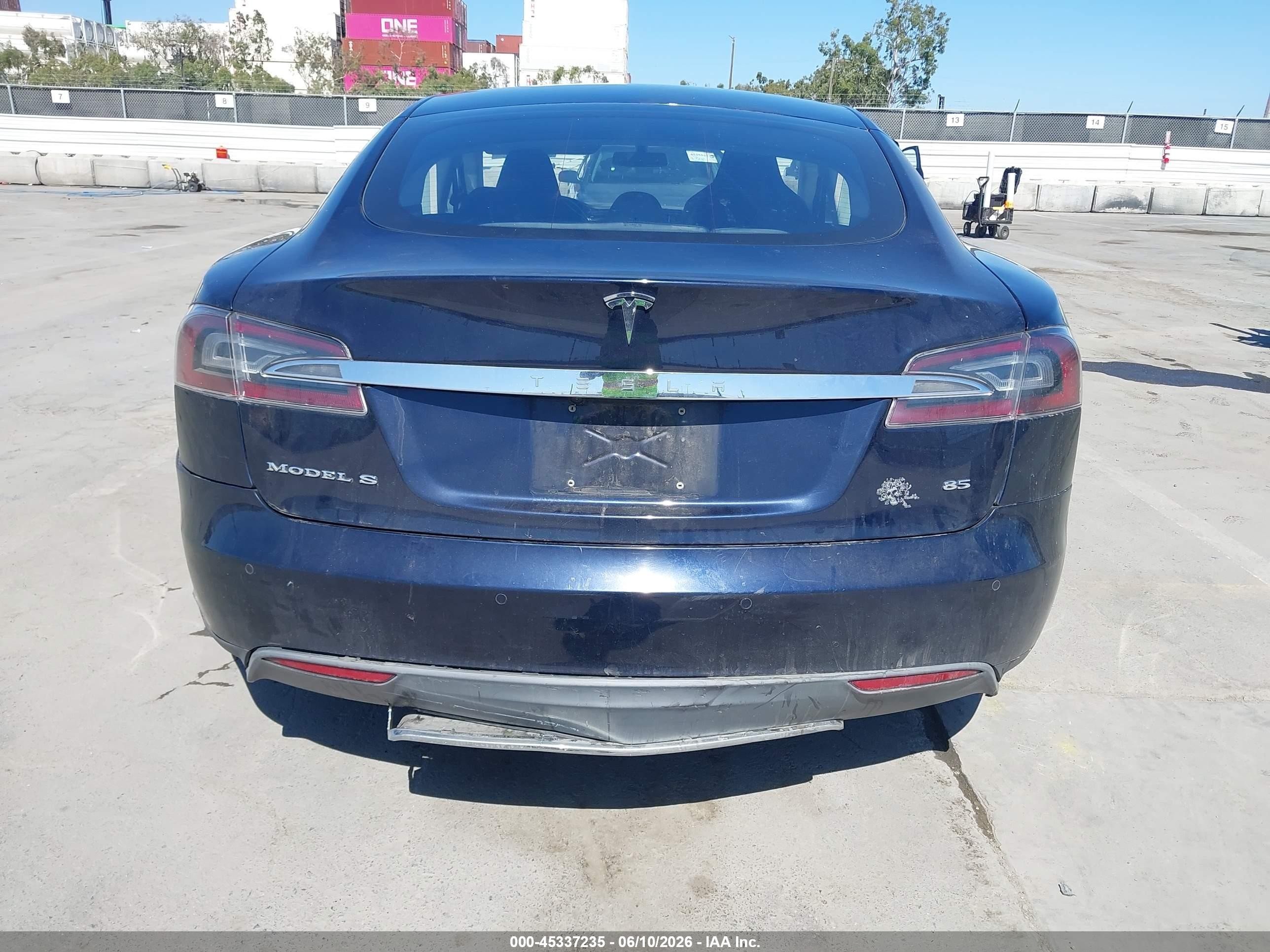 2013 Tesla Model S   Blue vin: 5YJSA1CN2DFP26372