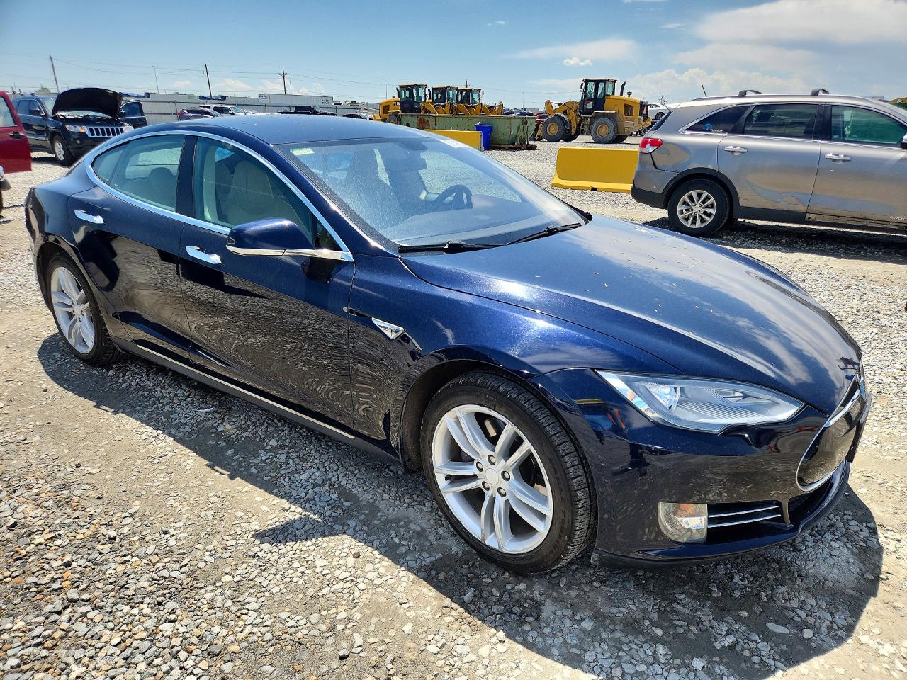 2013 Tesla Model S Blue vin: 5YJSA1CN3DFP14781