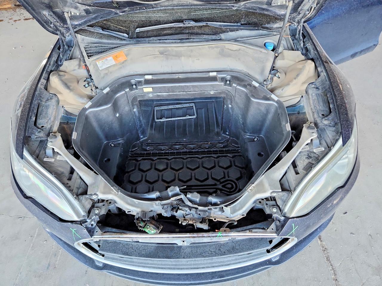 2013 Tesla Model S Blue vin: 5YJSA1CN3DFP27479