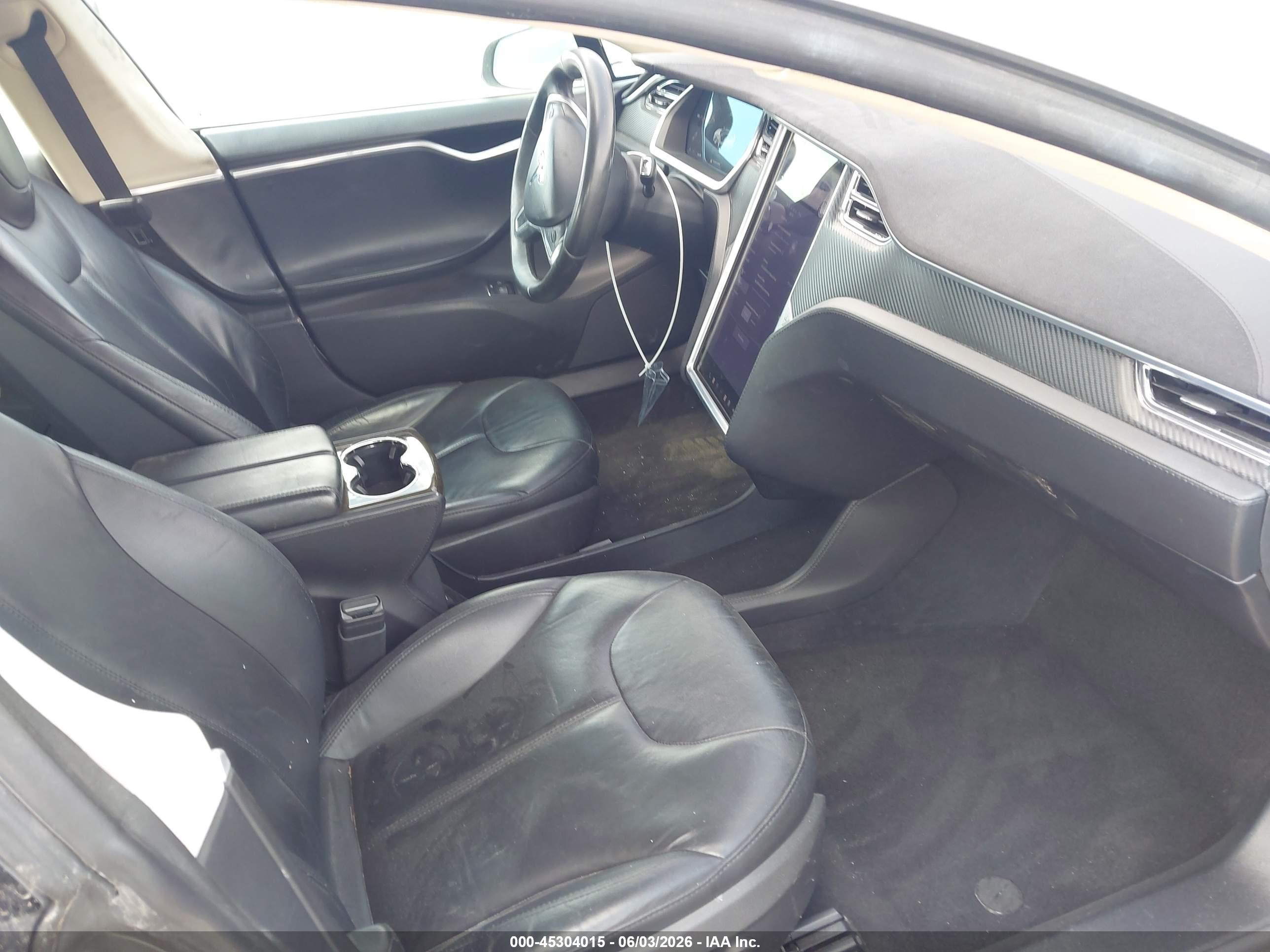 2013 Tesla Model S   Silver vin: 5YJSA1CN4DFP04115