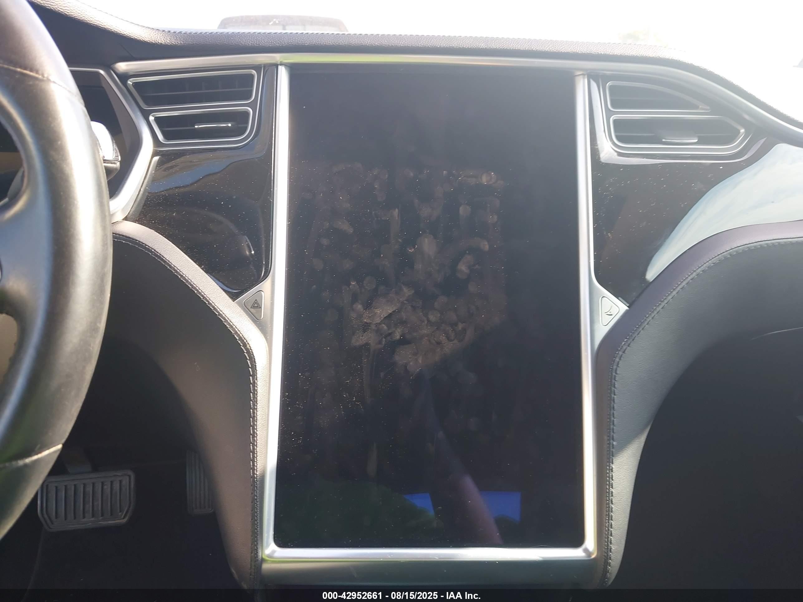 2013 Tesla Model S   Silver vin: 5YJSA1CN4DFP17253