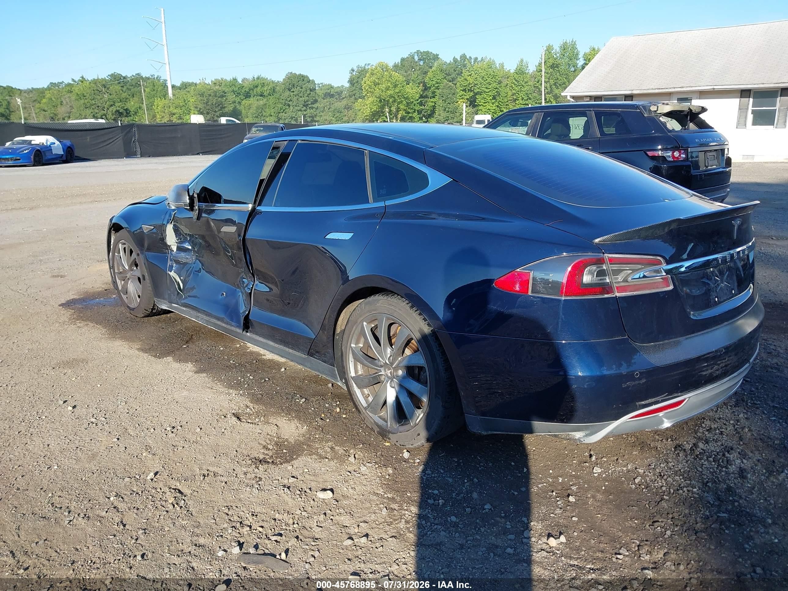 2013 Tesla Model S   Blue vin: 5YJSA1CN4DFP24316