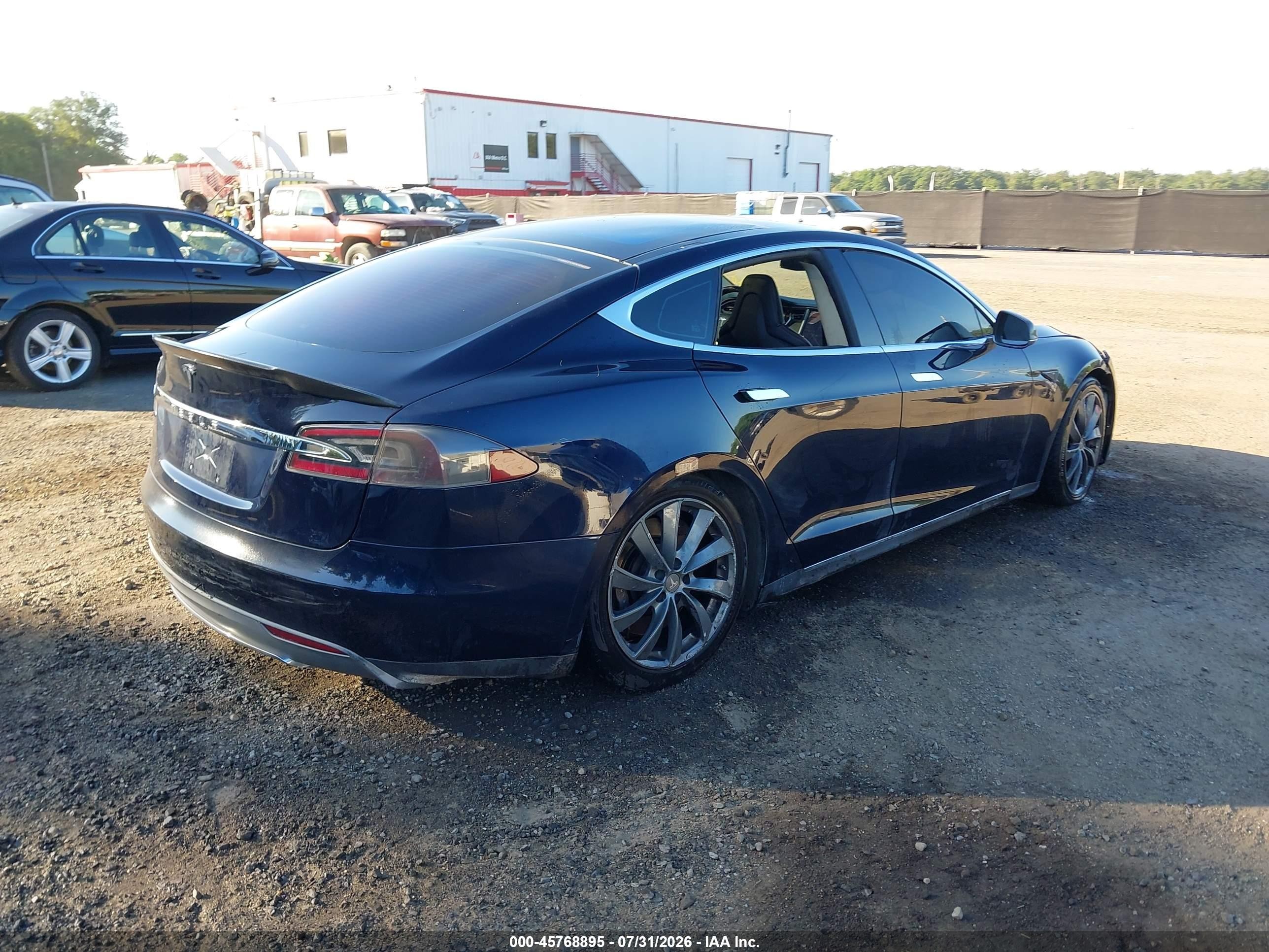 2013 Tesla Model S   Blue vin: 5YJSA1CN4DFP24316