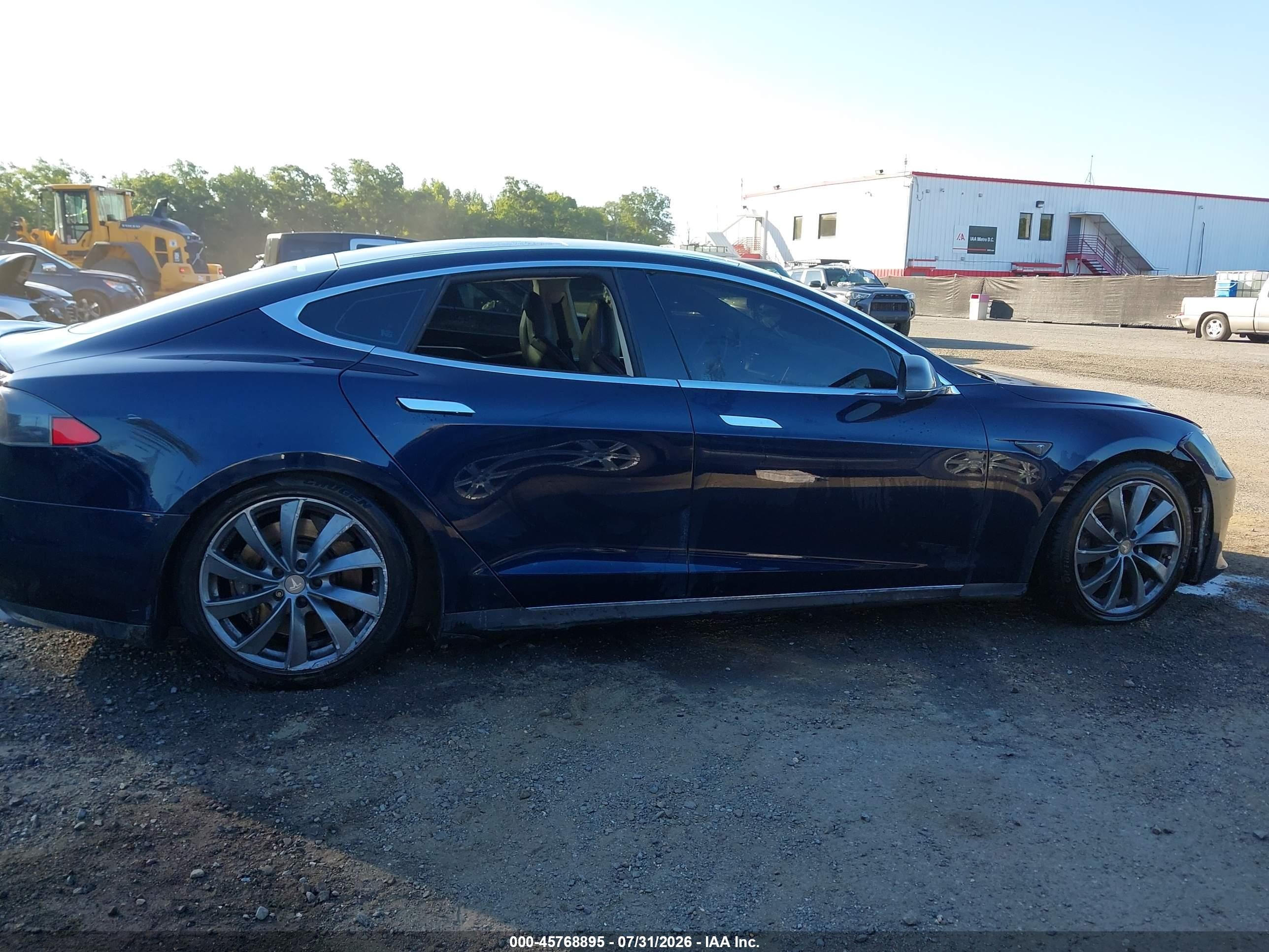 2013 Tesla Model S   Blue vin: 5YJSA1CN4DFP24316