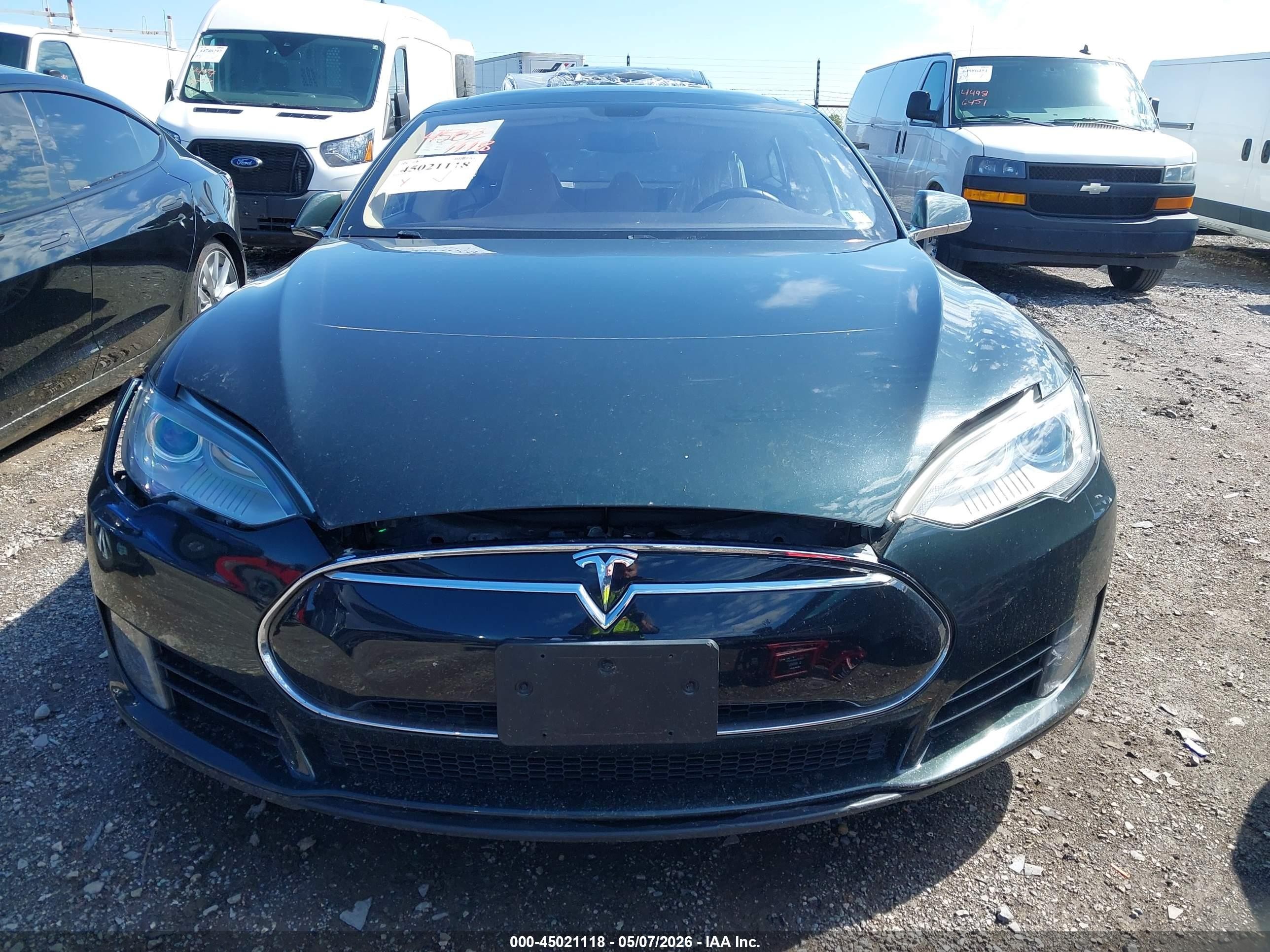 2013 Tesla Model S   Green vin: 5YJSA1CN5DFP03457