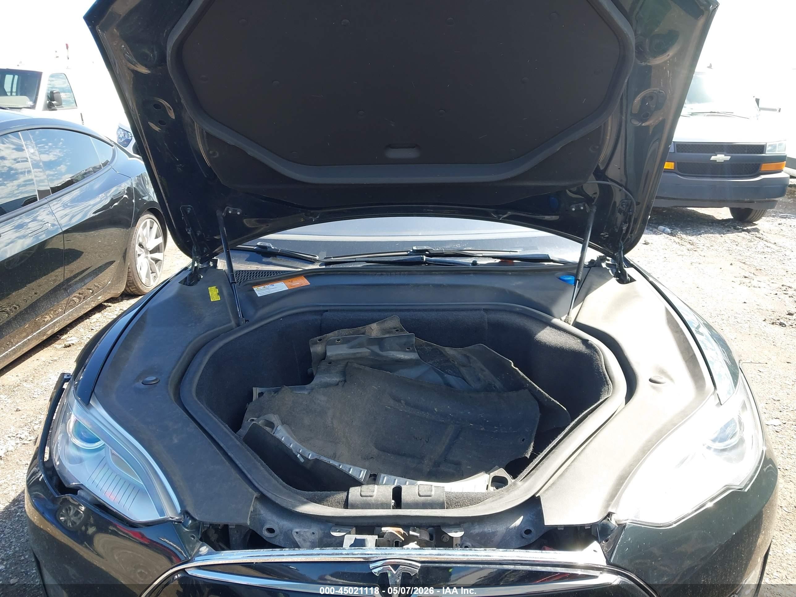 2013 Tesla Model S   Green vin: 5YJSA1CN5DFP03457