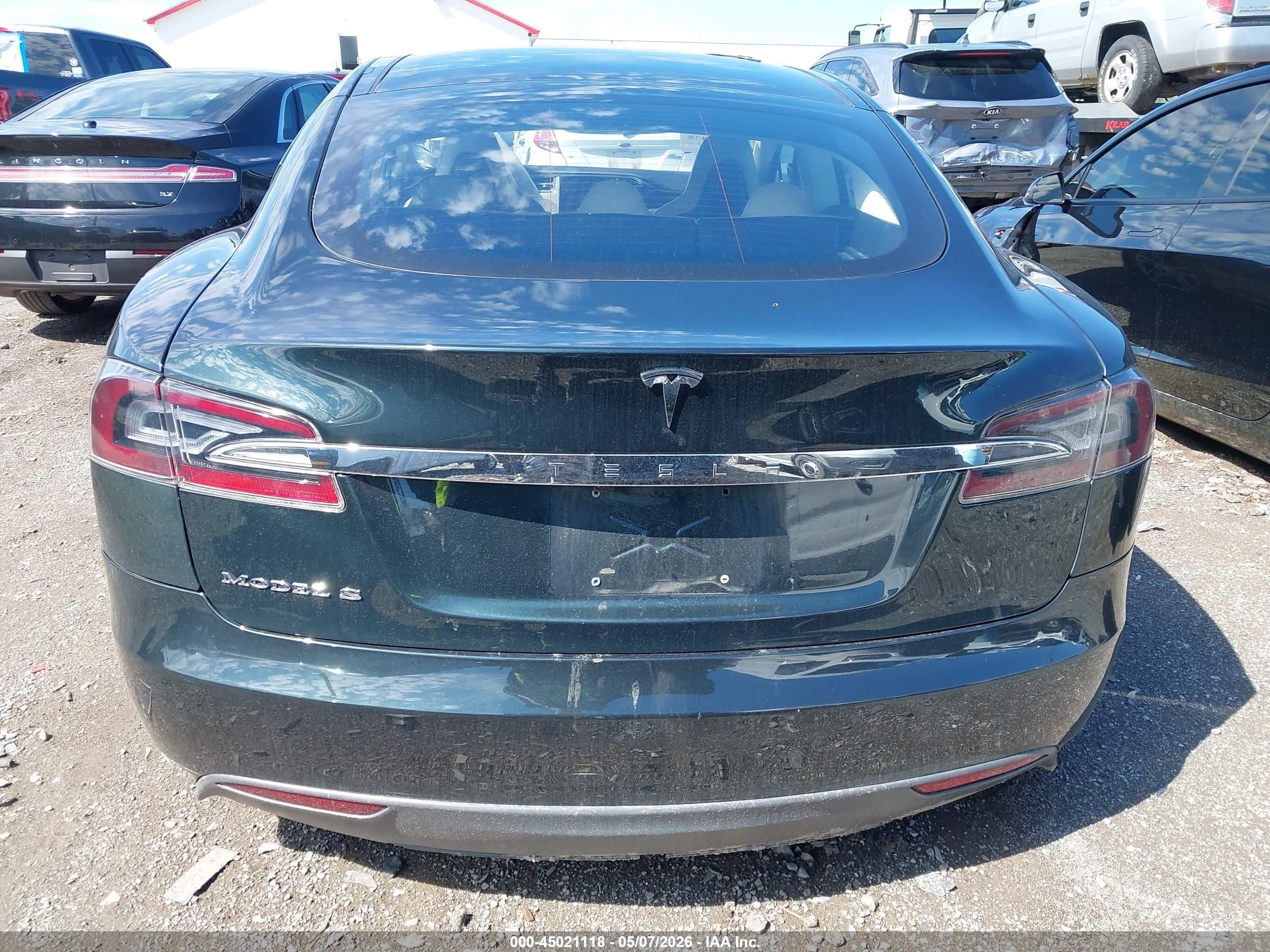 2013 Tesla Model S   Green vin: 5YJSA1CN5DFP03457